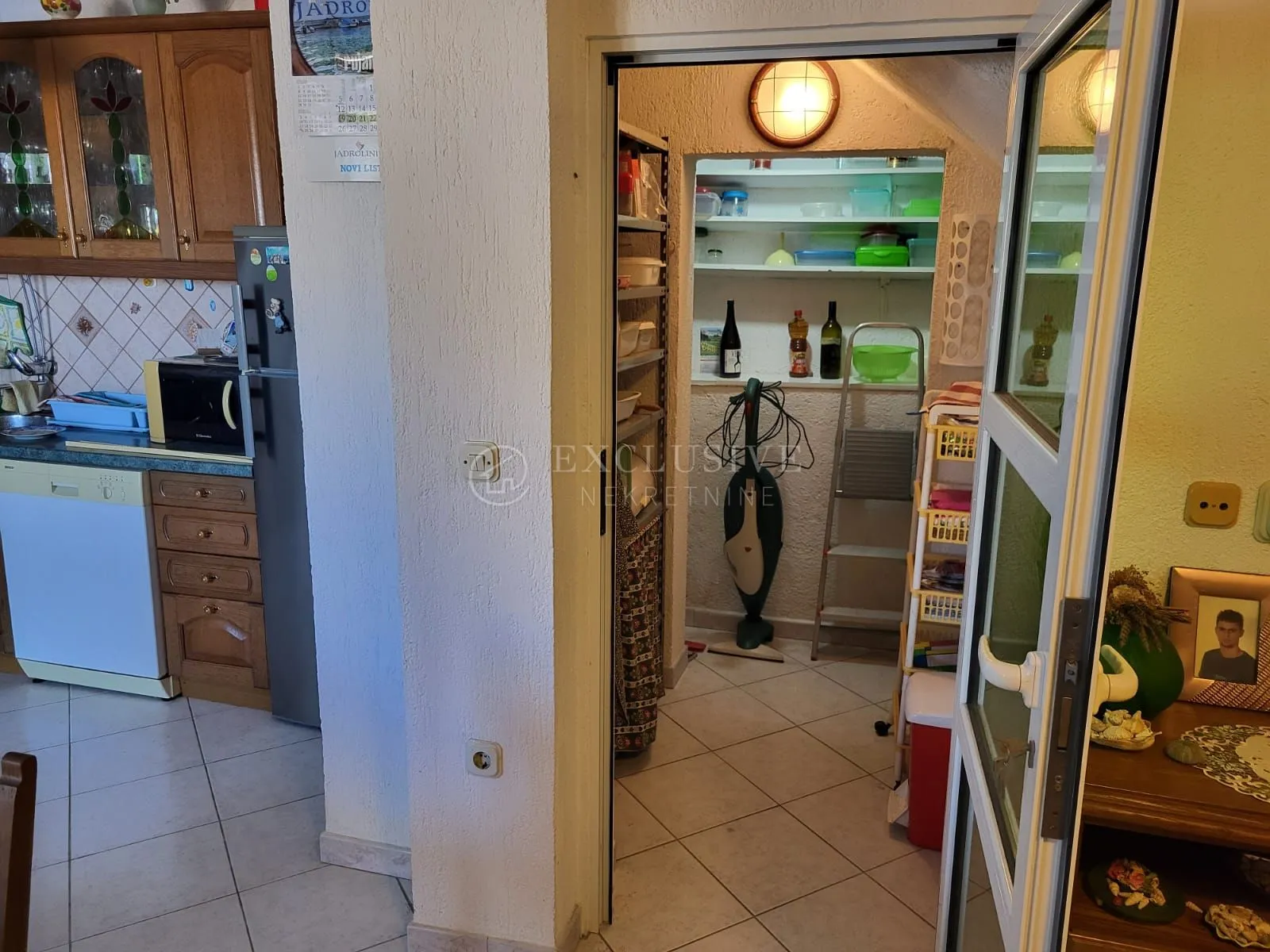 kuća, donja klada, 100m2 sa terasom 60 m2 i pogledom - slika 8
