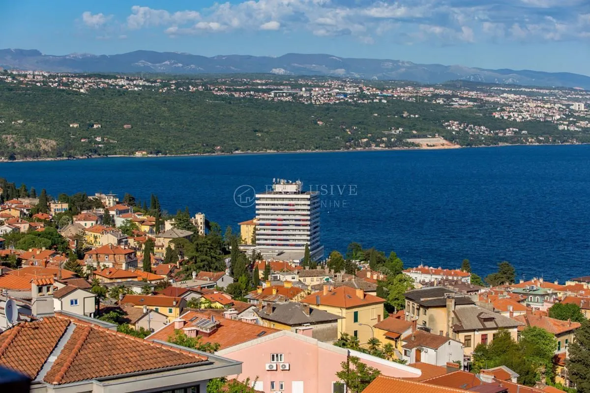 opatija vila s bazenom i tri stana s prekrasnim pogledom na more - slika 2