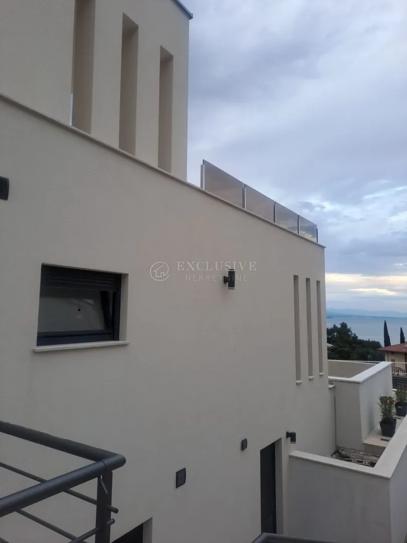 lovran moderna villa u blizini mora ! - slika 13