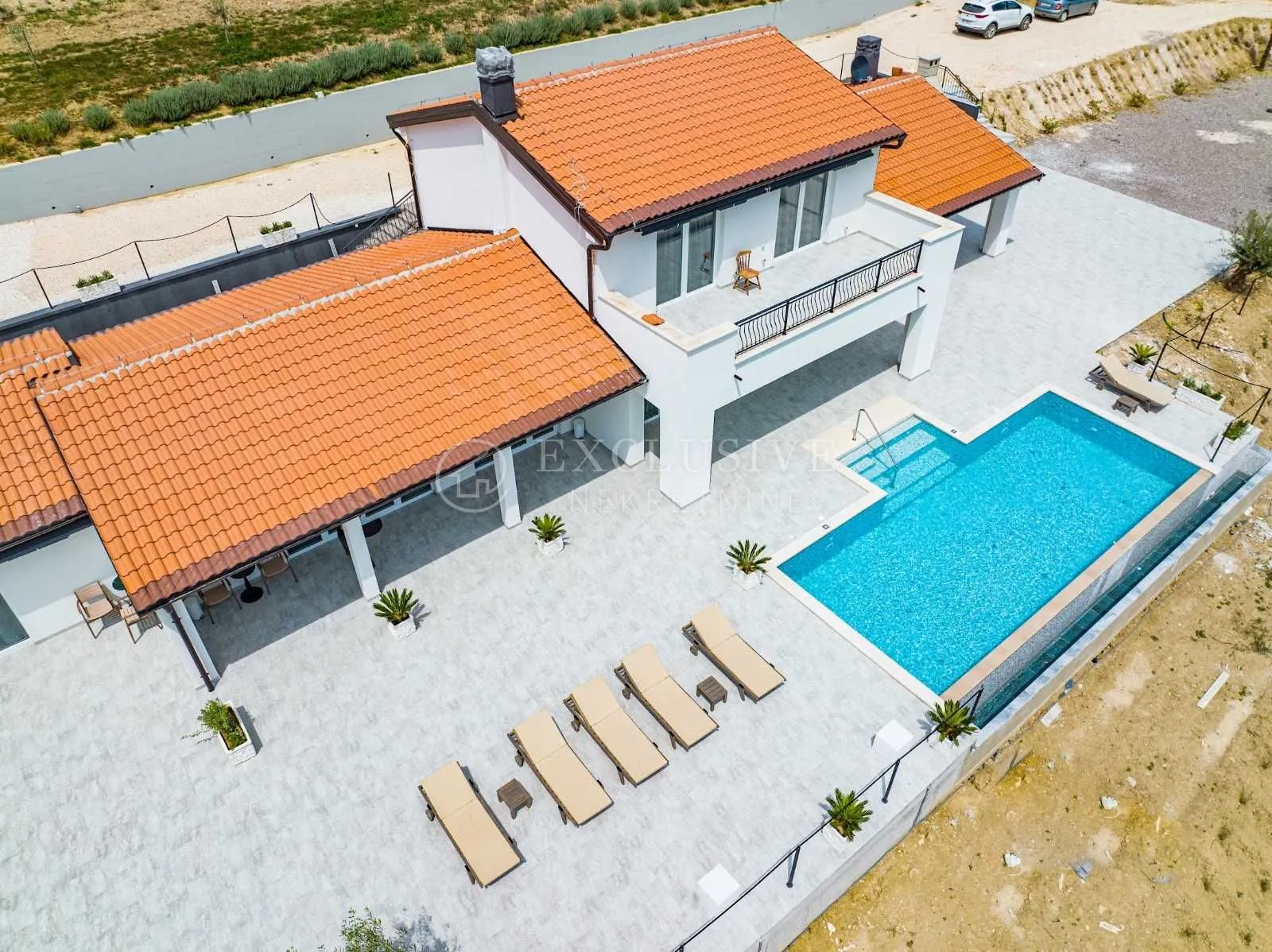 istra - hacijenda na osami s 20 000m2 okućnice !! - slika 3