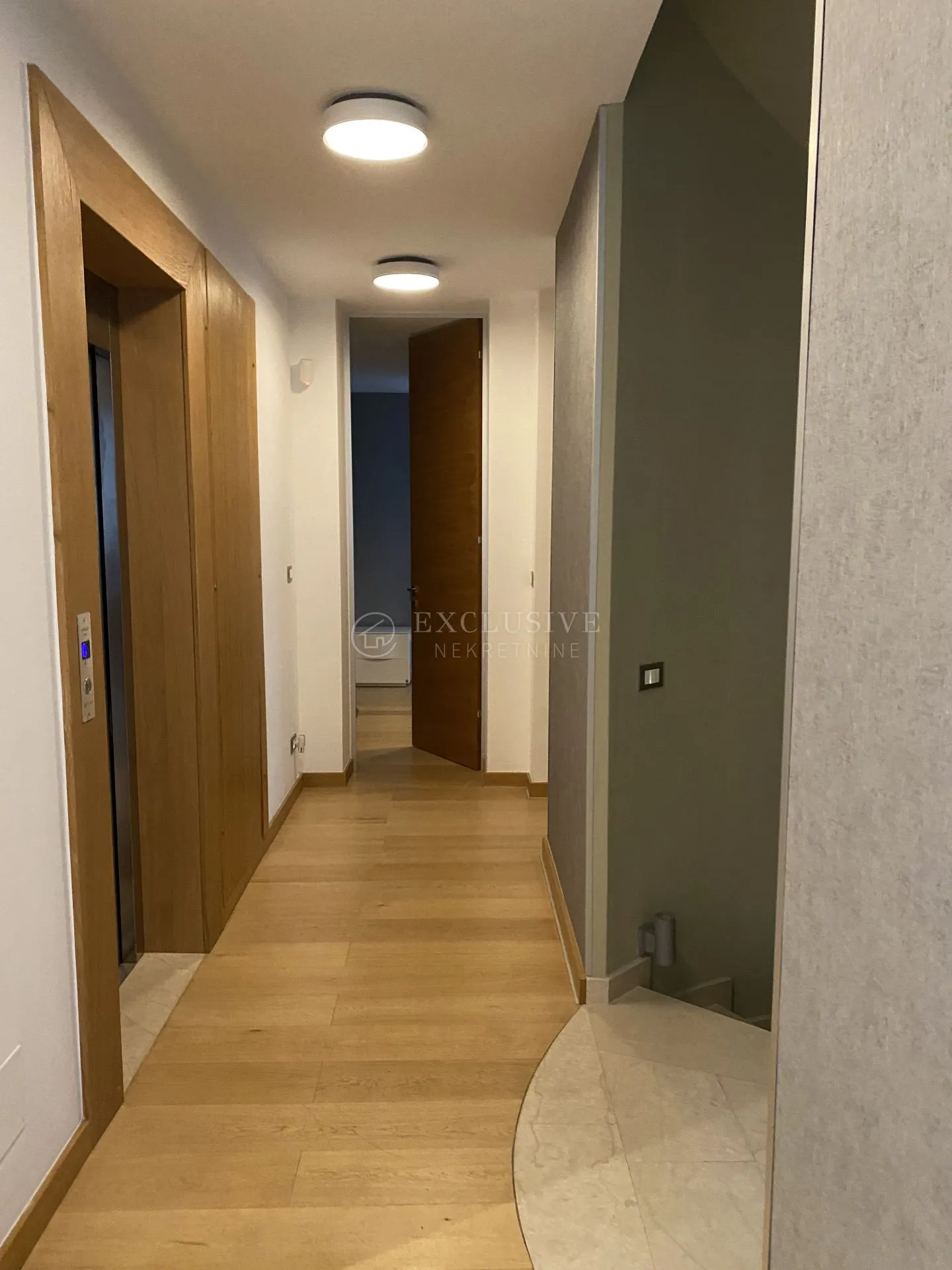 ekskluzivna villa na top lokaciji - slika 10