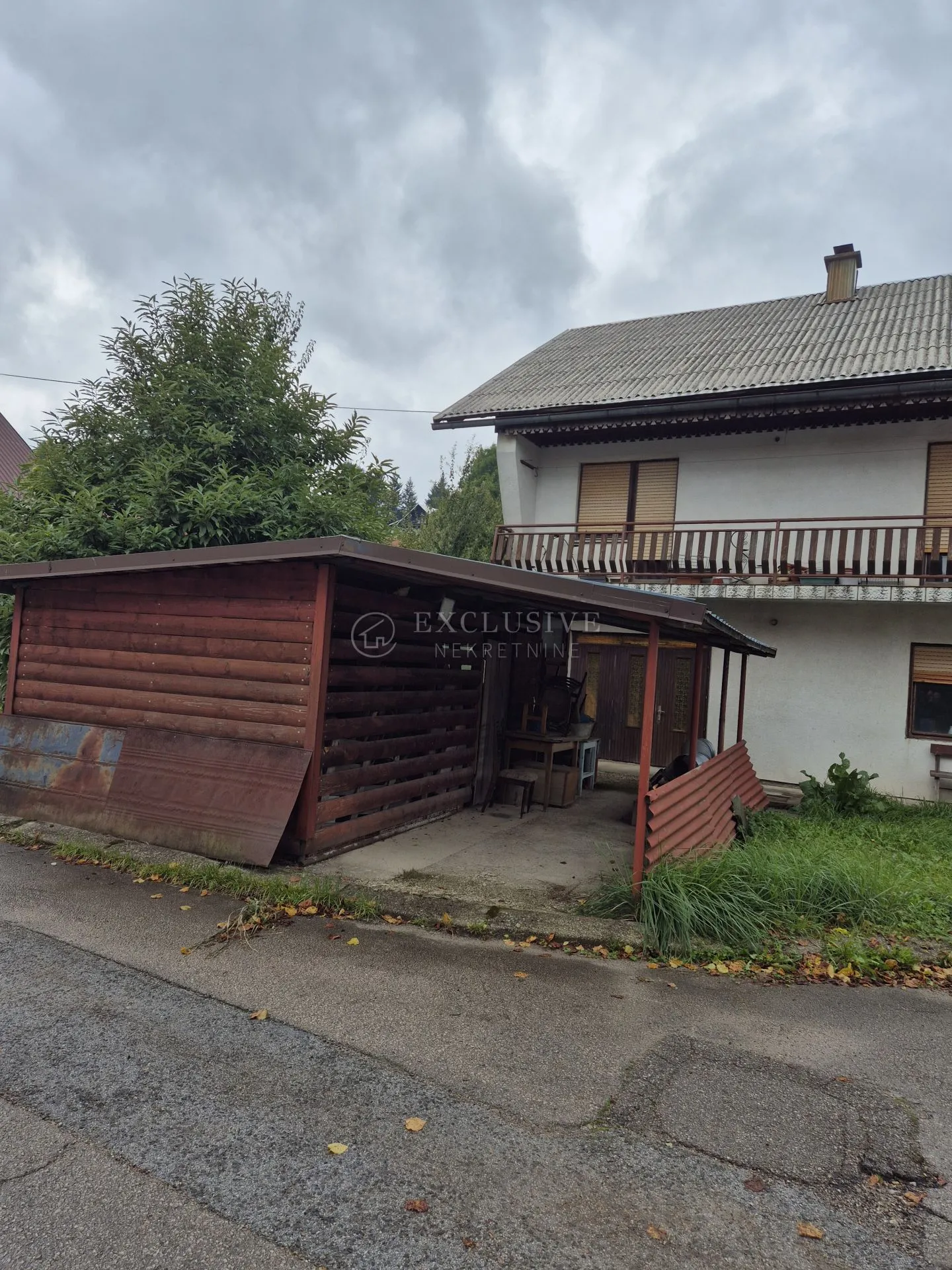 lokve, kuća u centru 344,64 m2 sa okućnicom i vrtom - slika 2