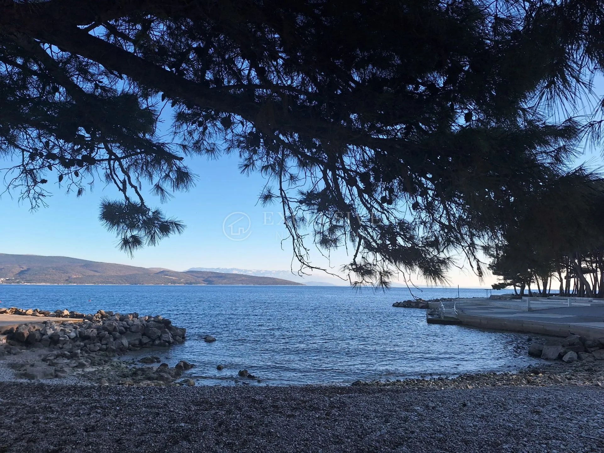 grad krk - građevinsko zemljište 7500 m2, blizina plaže ježevac - slika 1