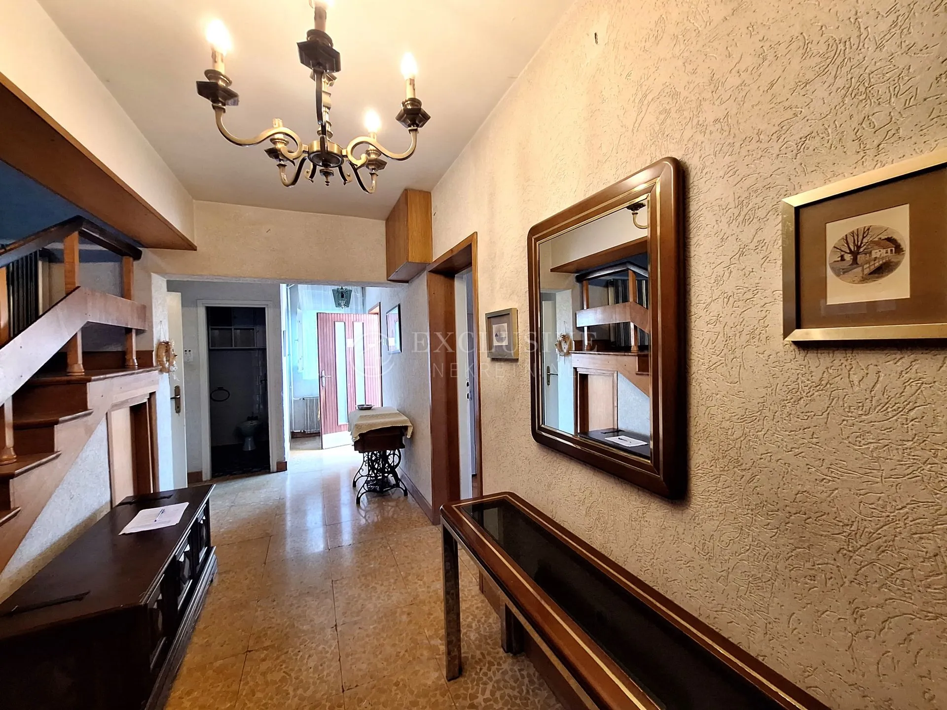 selce - vila na odličnoj lokaciji - slika 41