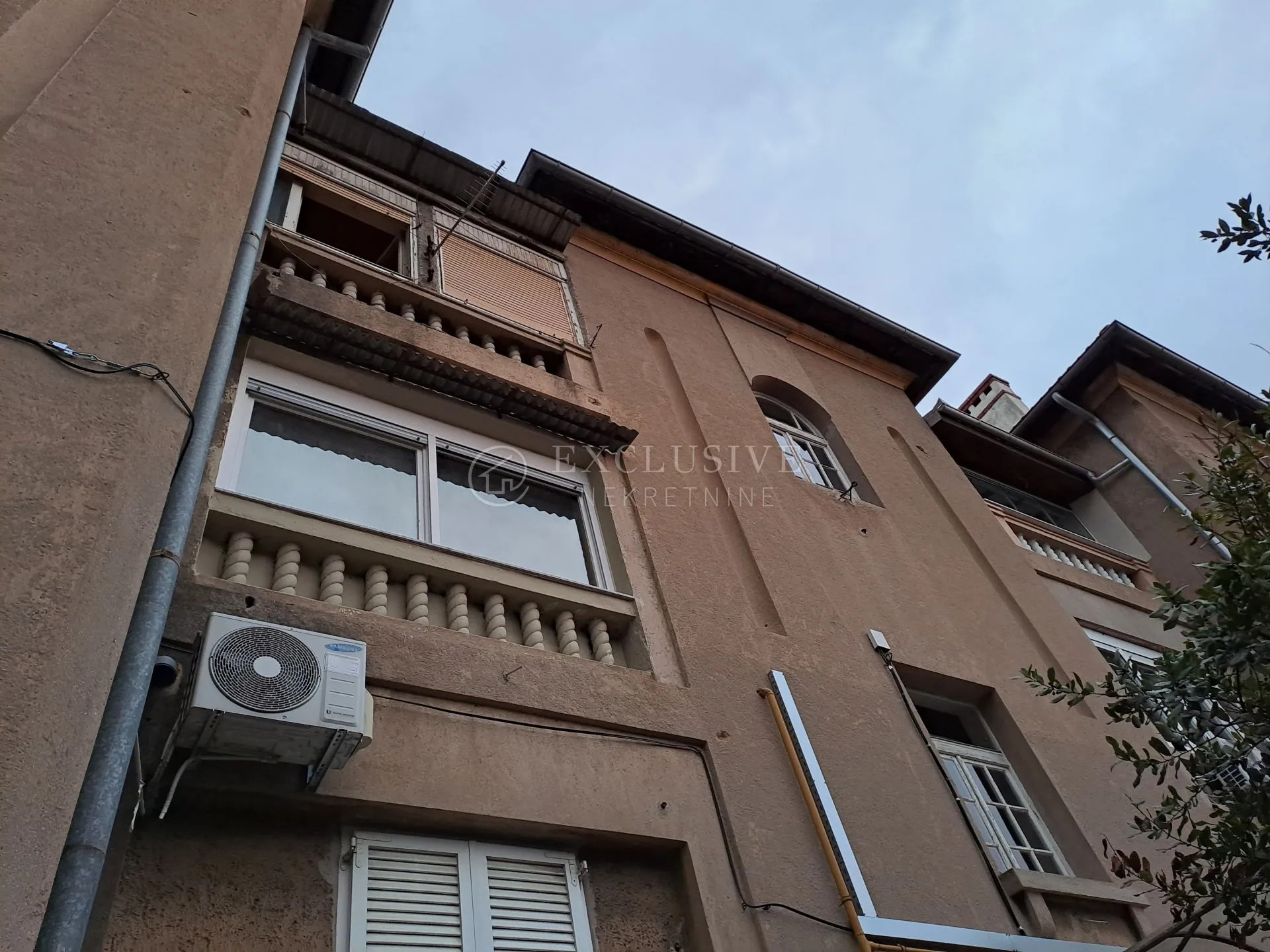 rijeka, krimeja, 3s+db 87m2 s pogledom na more - slika 5