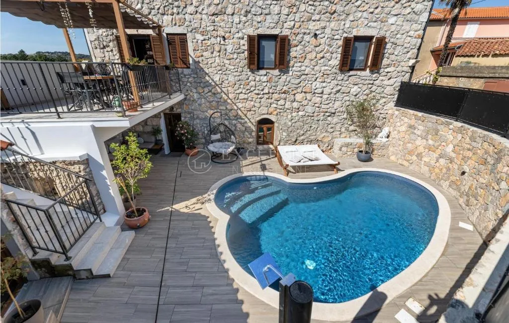 otok krk, vrbnik - kamena vila s bazenom - slika 32