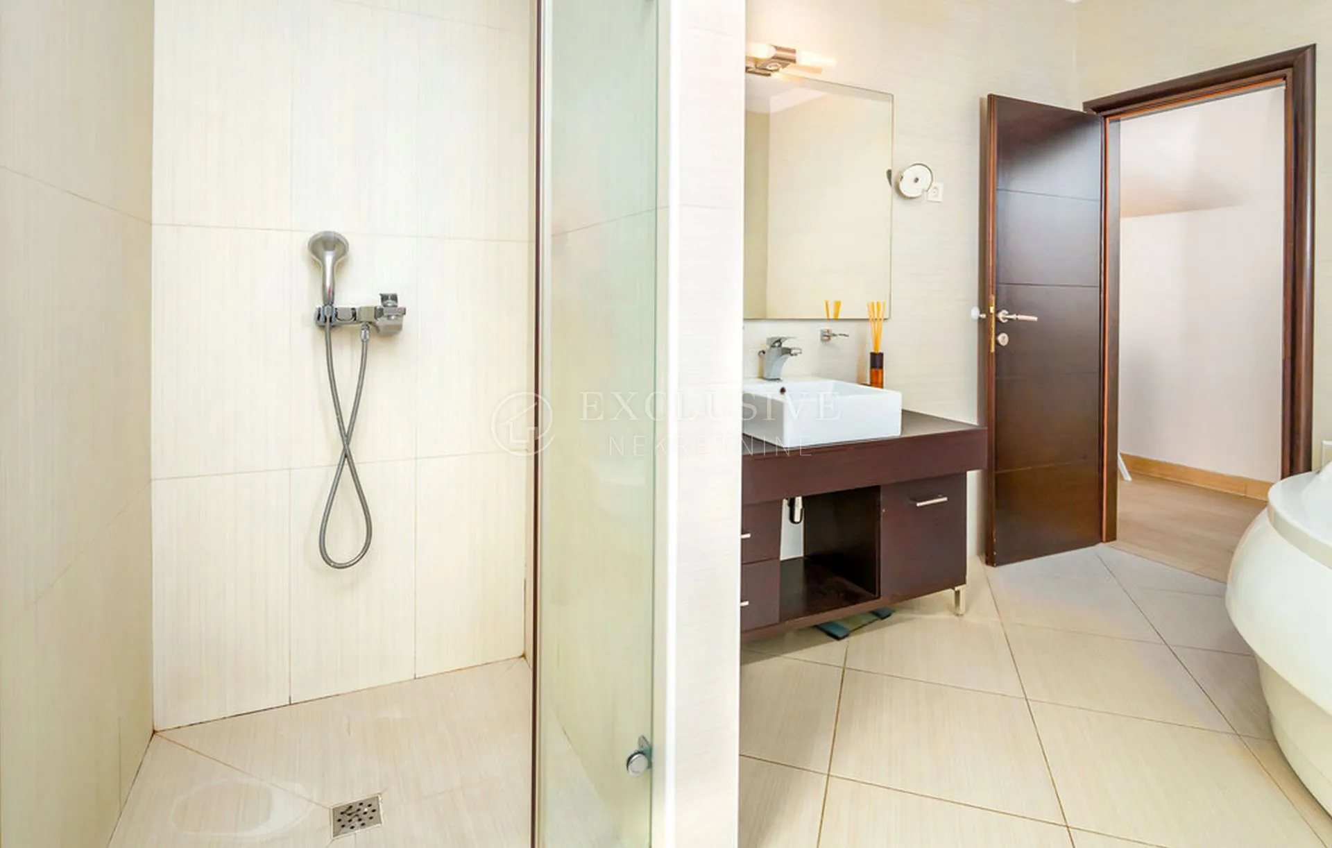 opatija, prekrasna vila 550m2 - slika 12