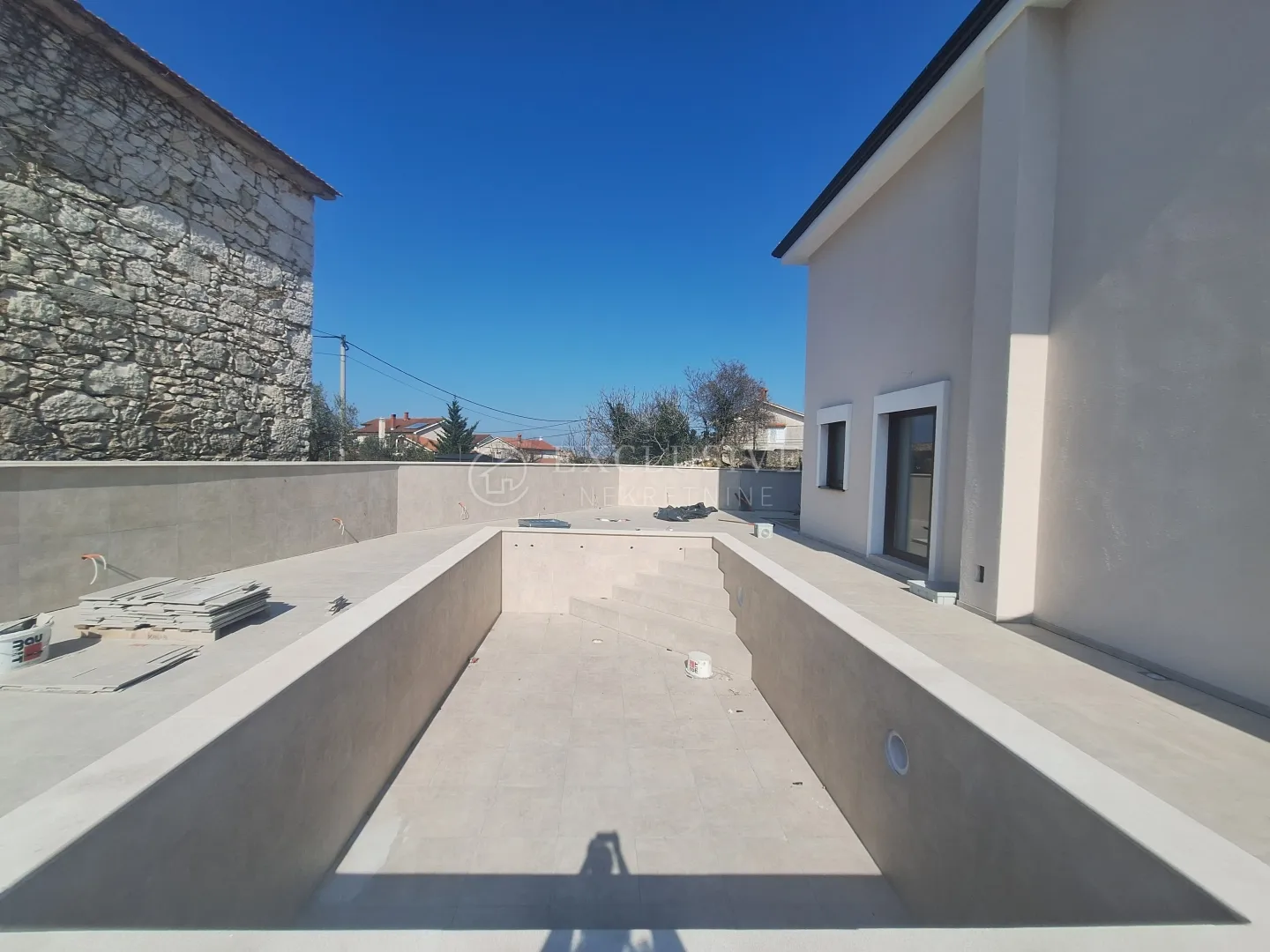 dobrinj - samostojeća kuća s bazenom - slika 4