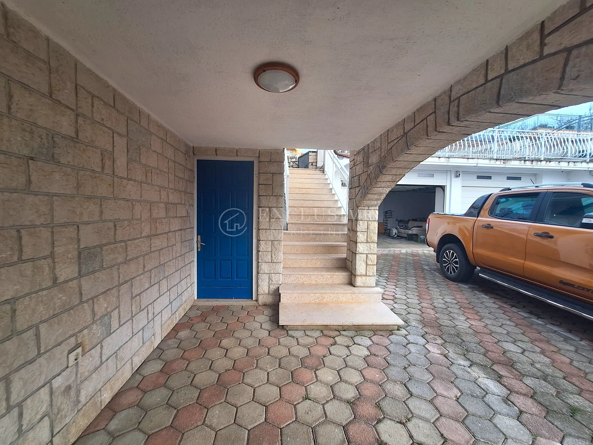 jadranovo - apartmanska vila s bazenom - slika 27