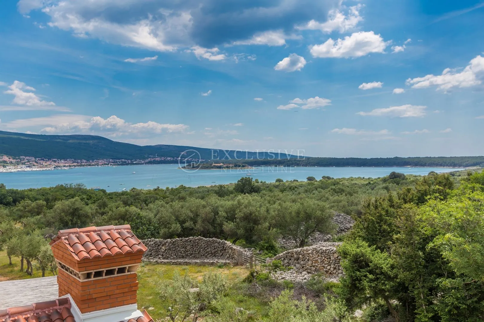krk - vila s bazenom, okućnicom i pogledom na more - slika 3