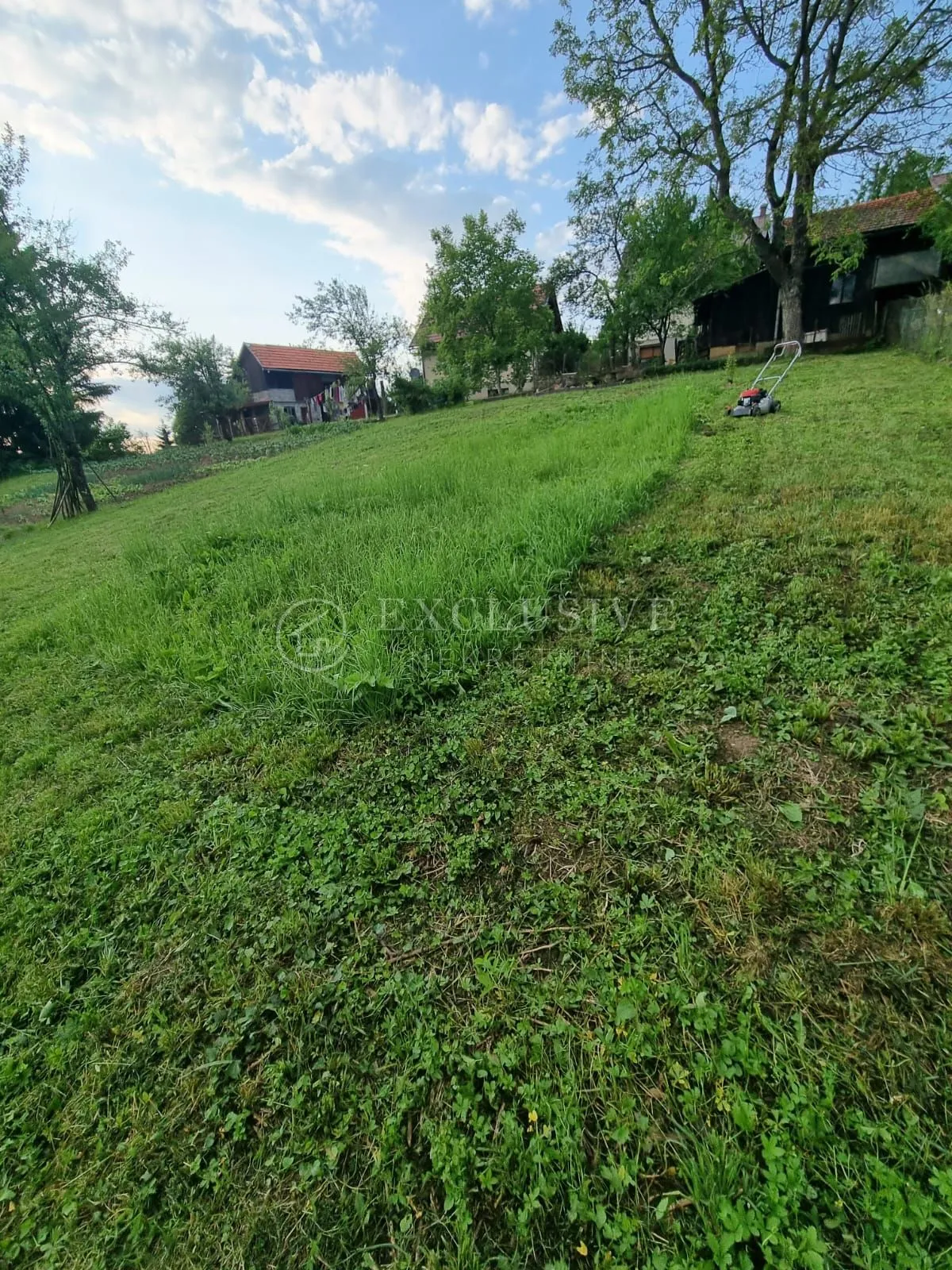 vrbovsko - rijetkost - sređena kuća sa lijepom okučnicom - slika 40