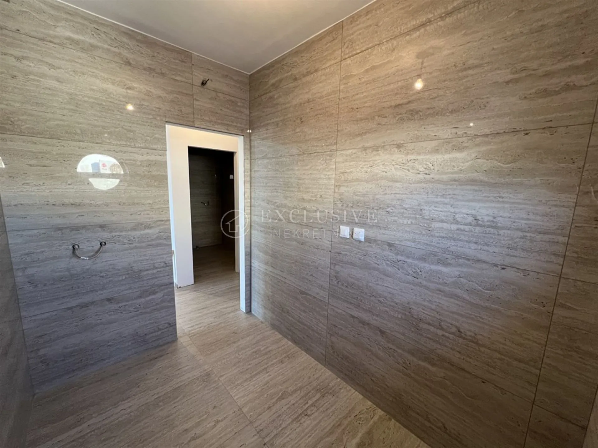 krk - penthose u novogradnji 20 m od plaže! - slika 12