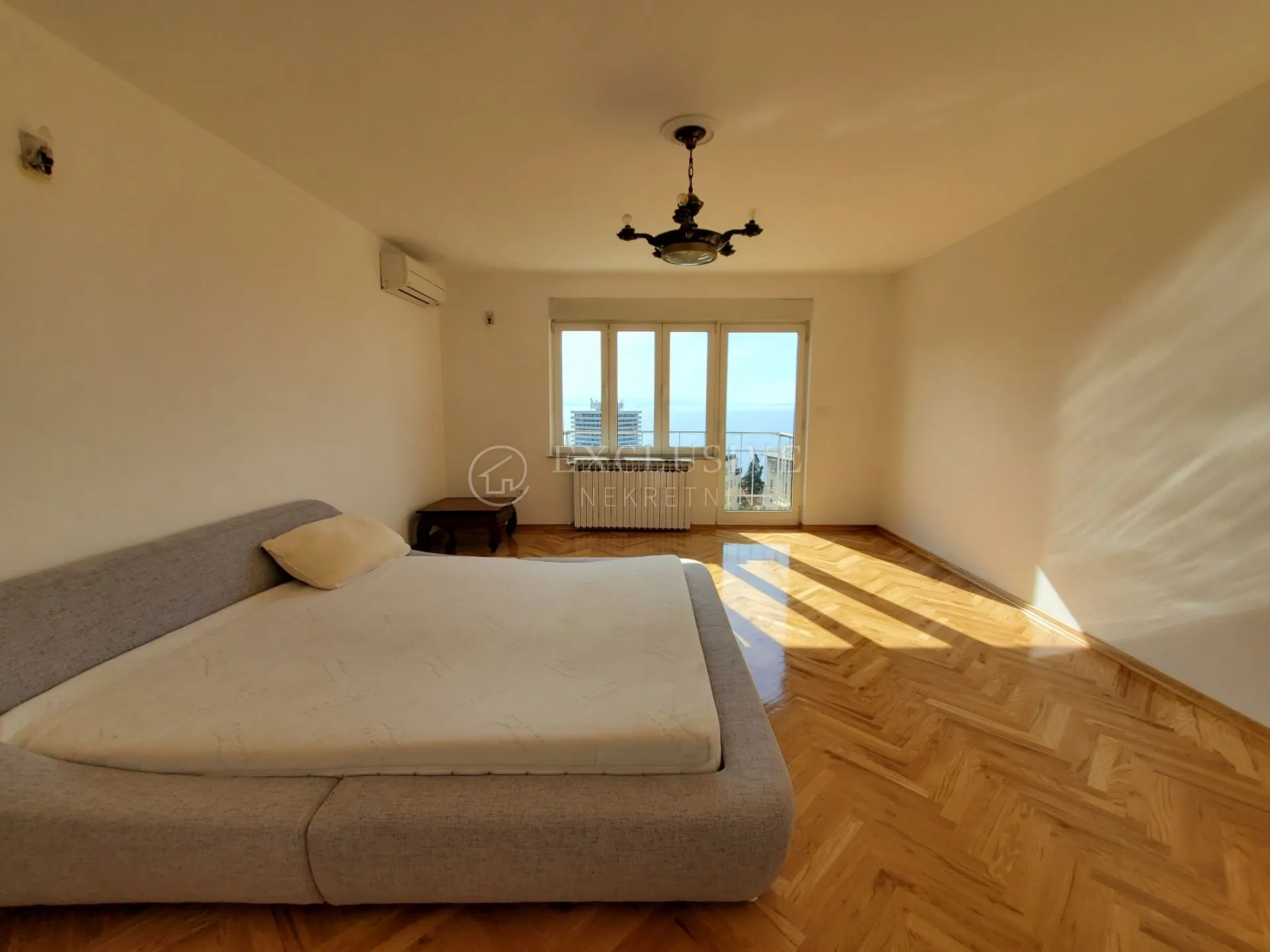 opatija-centar stan u vili 200m2 s parkingom - slika 15