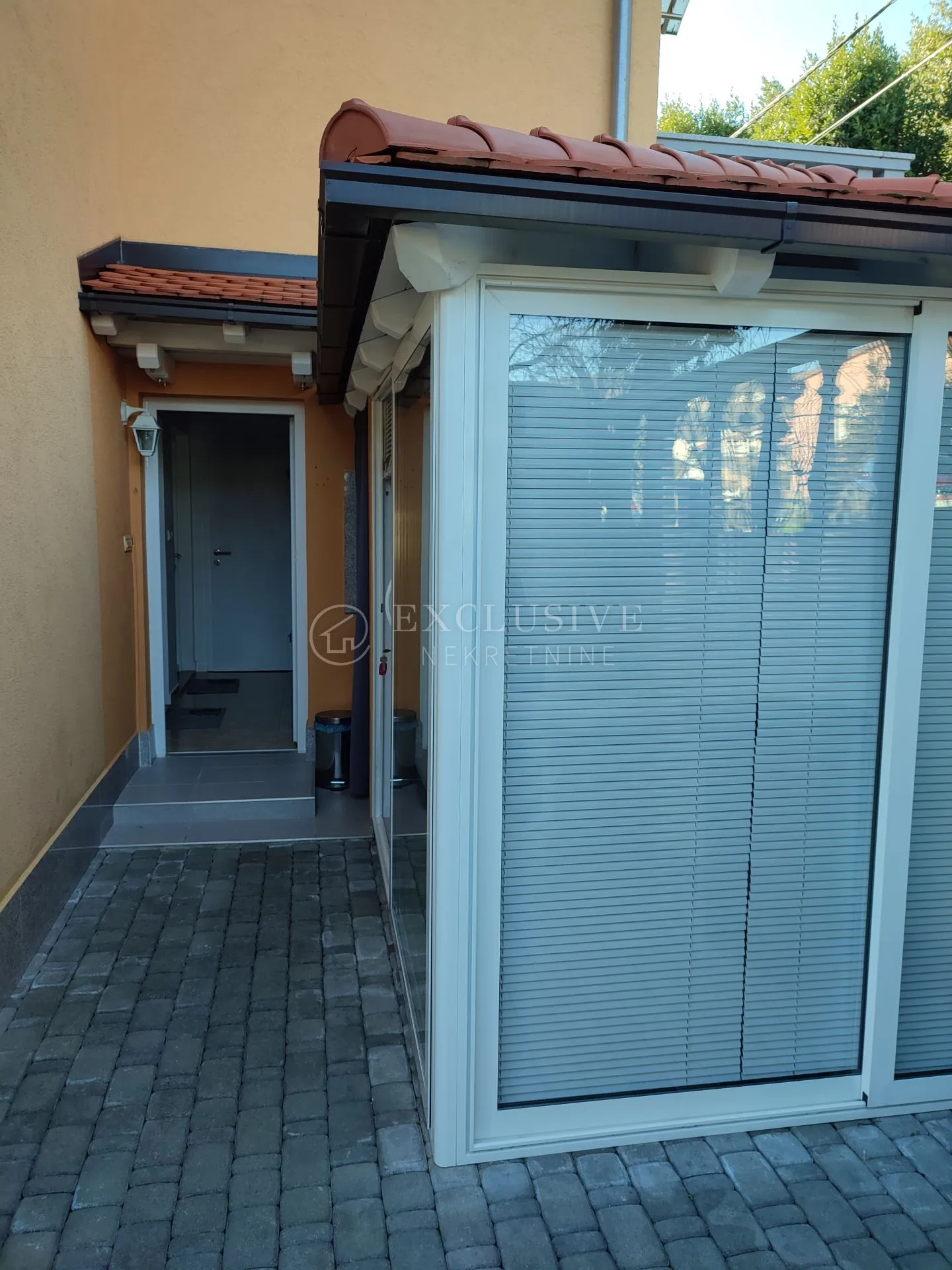 ika - oprić - apartman od dvije stambene jedinice sa bazenom - slika 9