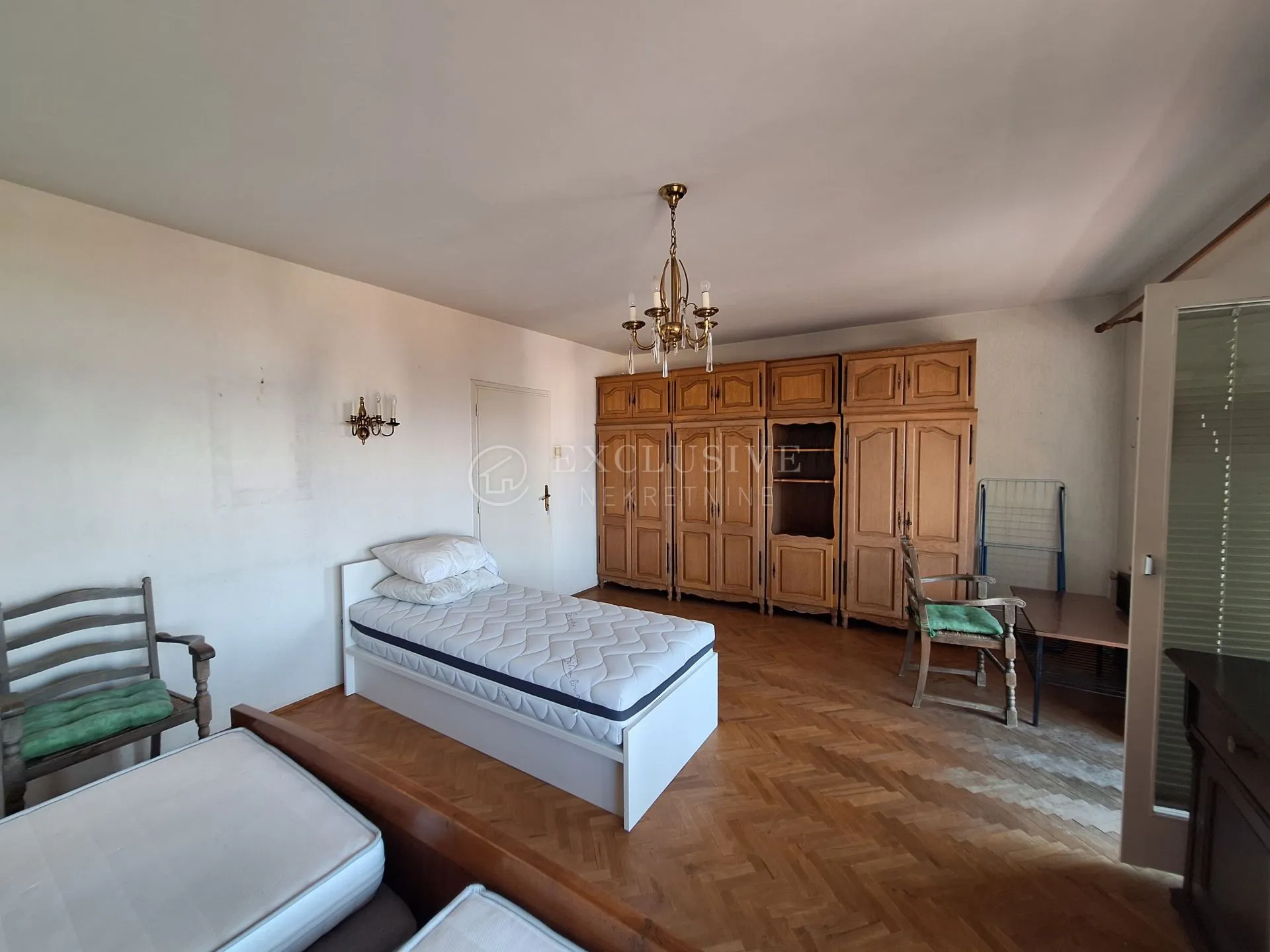 selce - vila na odličnoj lokaciji - slika 35