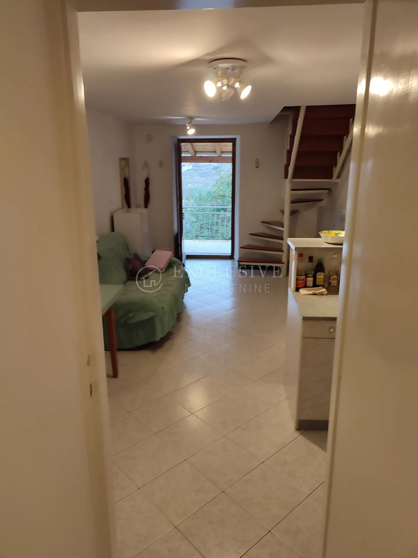 krk-jurandvor - dvoetažni apartman + zaseban apartman, terasa, vrt, parking - slika 20