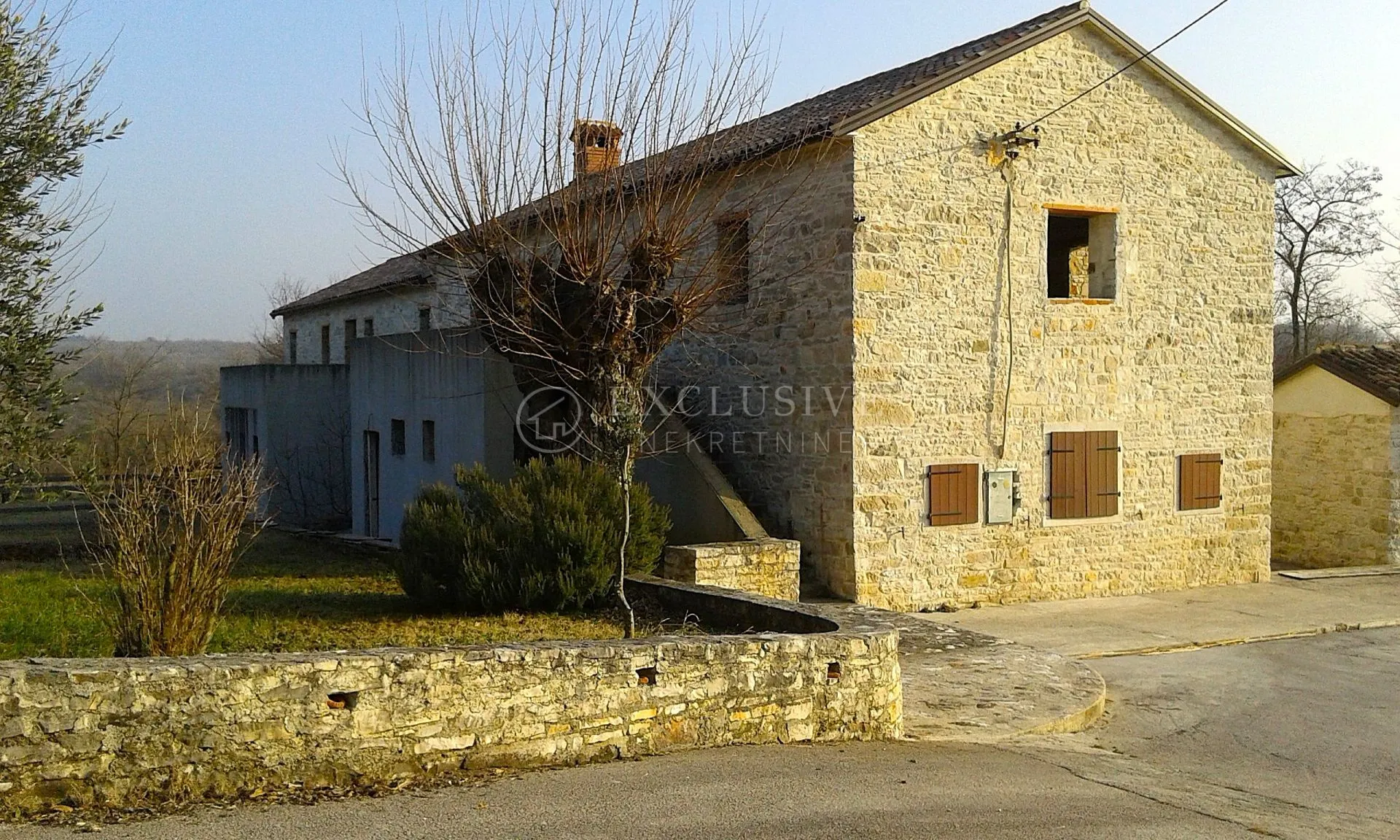 buje - posjed idealan za hotel ili agroturizam - slika 1
