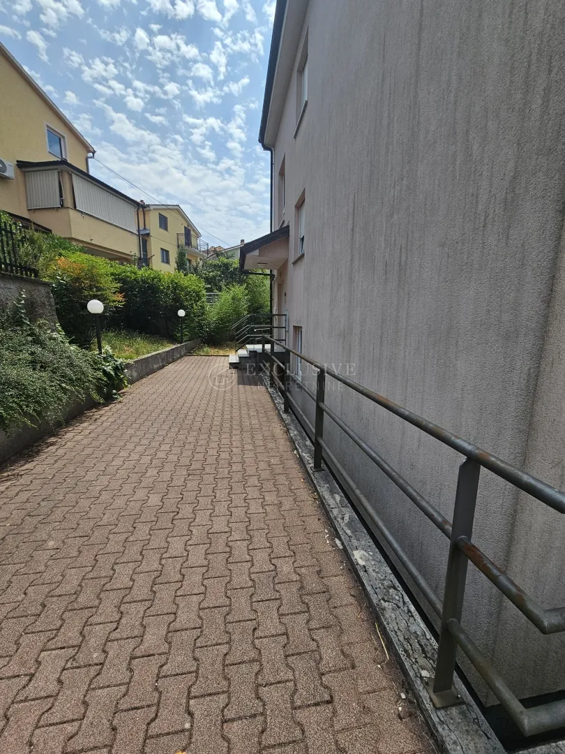 novo u ponudi-viškovo centar 2s+db stan s 2 parking mjesta - slika 3