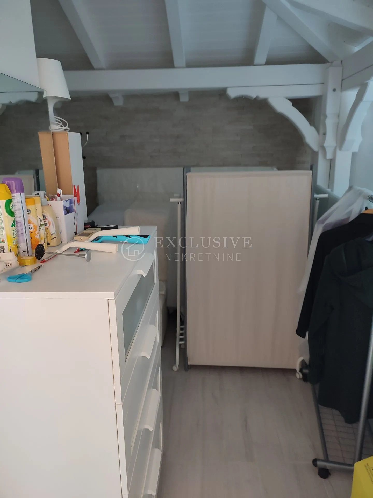ika - oprić - apartman od dvije stambene jedinice sa bazenom - slika 8