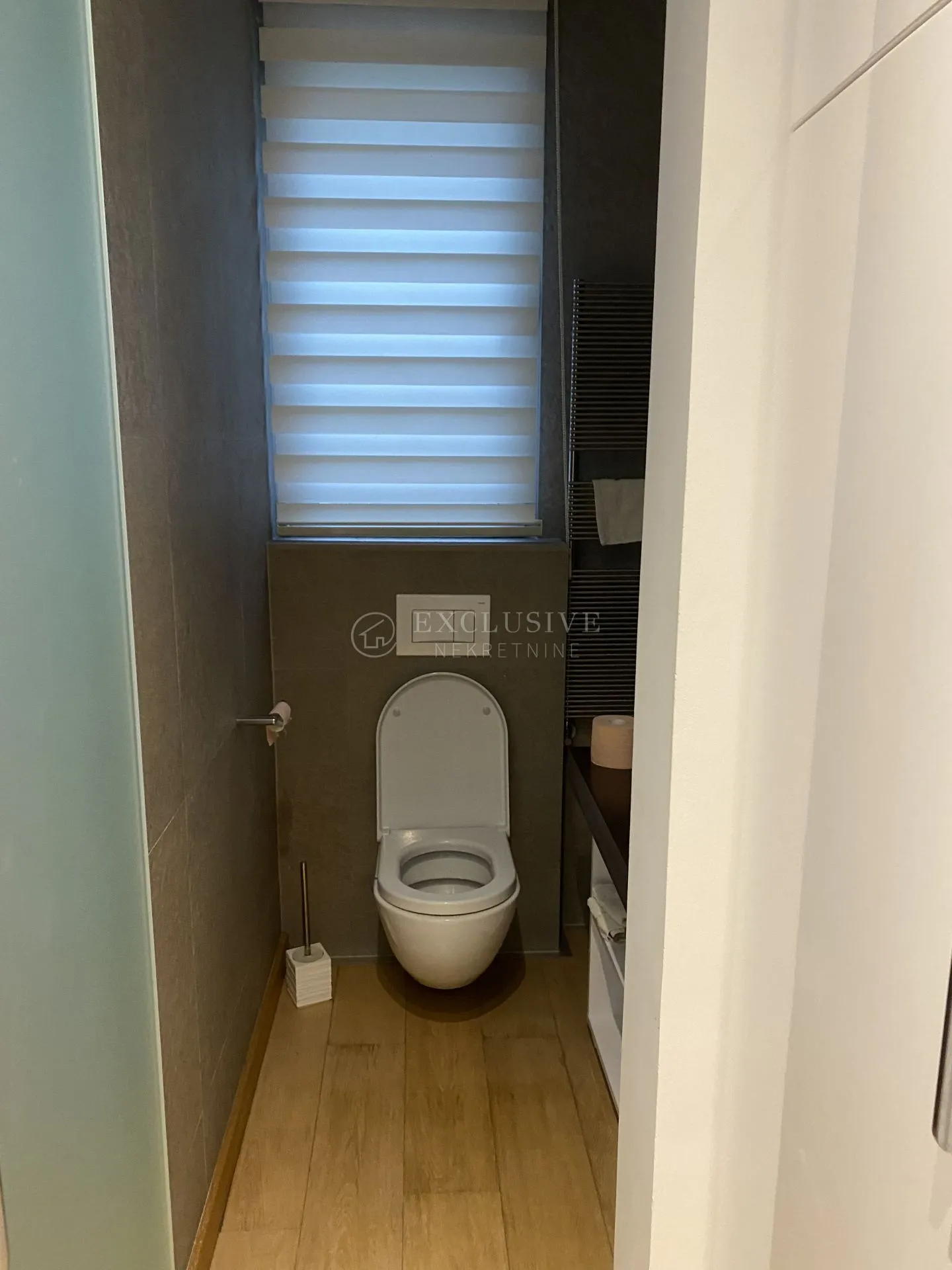 ekskluzivna villa na top lokaciji - slika 15