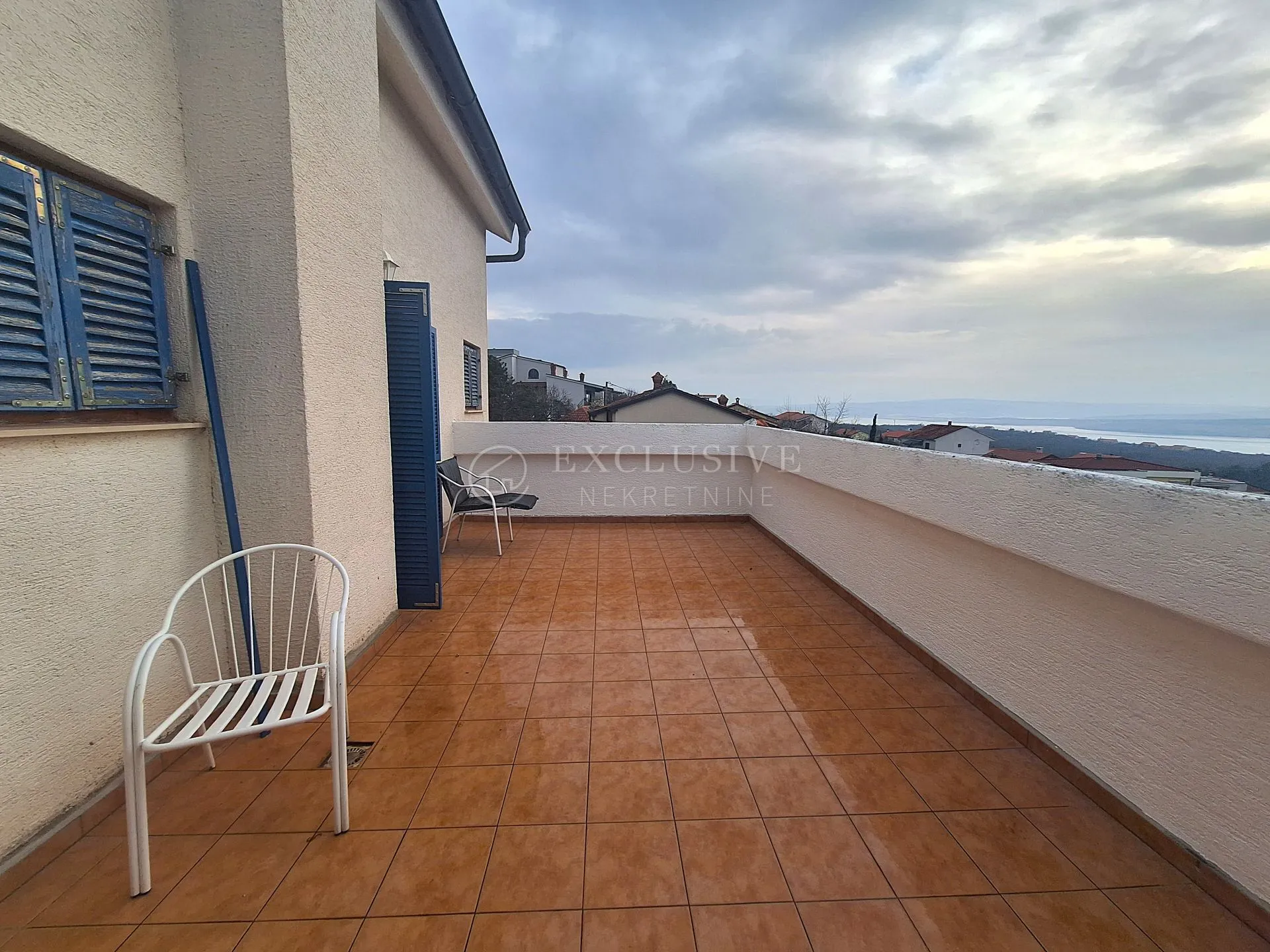 jadranovo - apartmanska vila s bazenom - slika 23