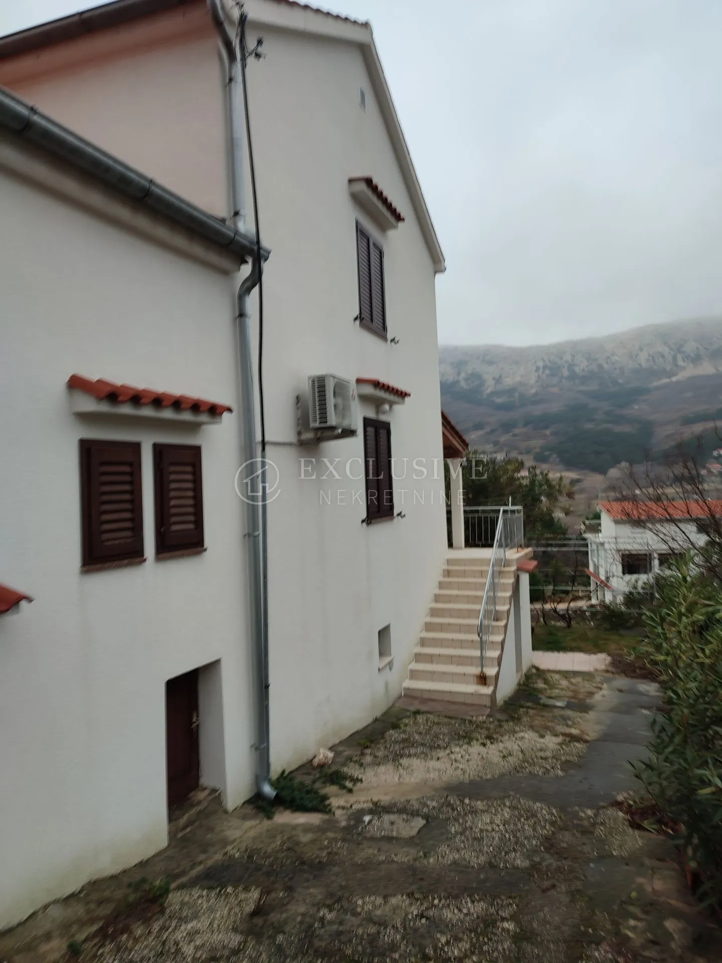 krk-jurandvor - dvoetažni apartman + zaseban apartman, terasa, vrt, parking - slika 36