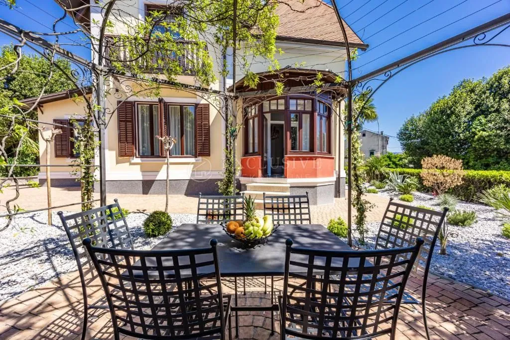 opatija strogi centar luksuzan stan za najam - slika 5