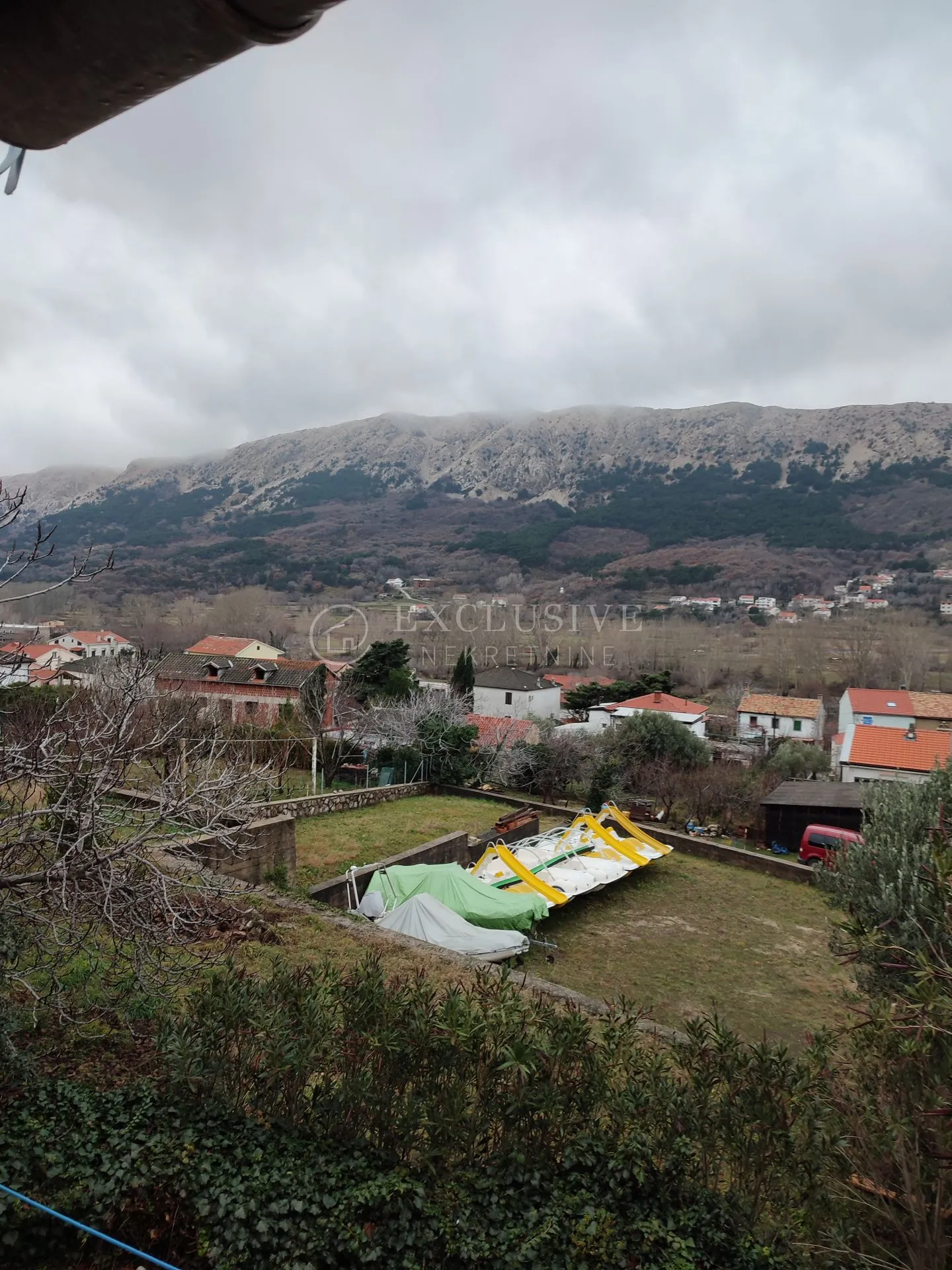 krk-jurandvor - dvoetažni apartman + zaseban apartman, terasa, vrt, parking - slika 17