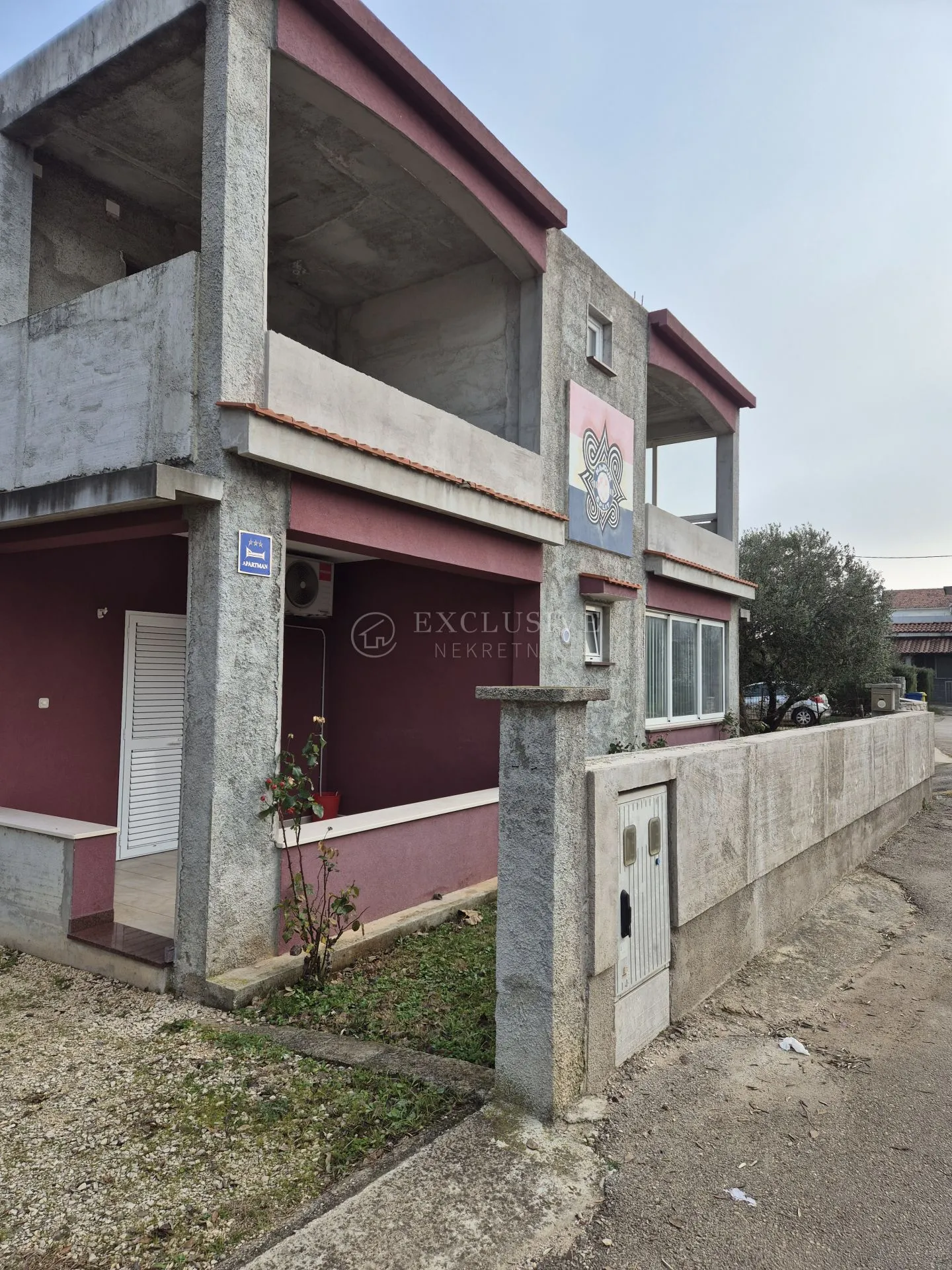 bibinje, kuća 186 m2 sa 4 stana i 470 m2 okućnice - slika 3