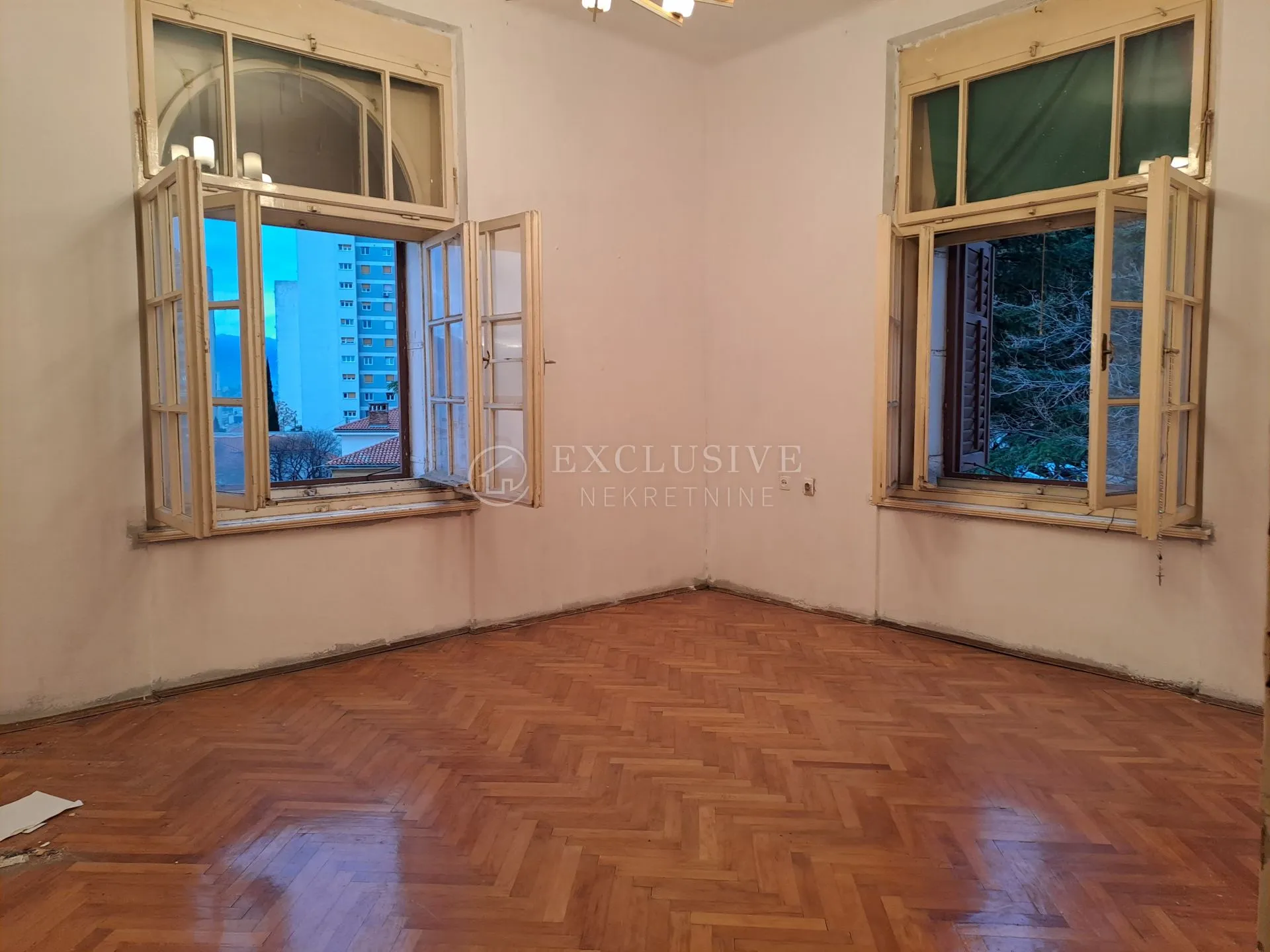 rijeka, krimeja, 3s+db 87m2 s pogledom na more - slika 10