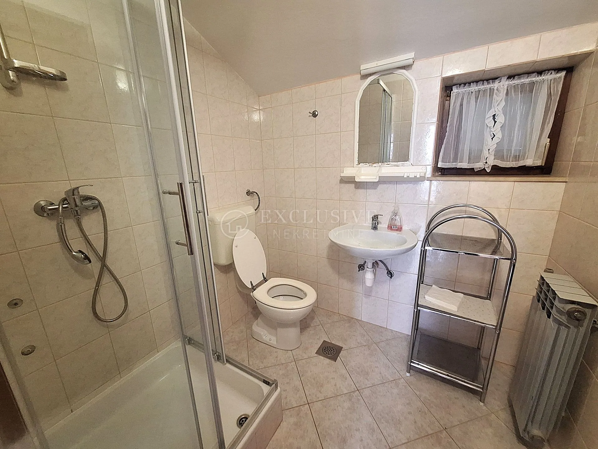 jadranovo - apartmanska vila s bazenom - slika 21