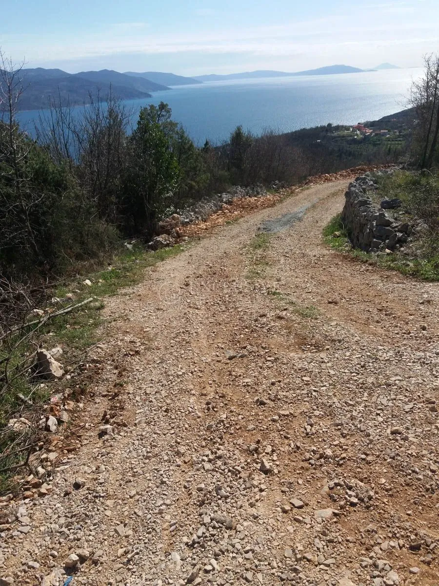 brseč-gradjevinsko zemljište od 3489m2 sa izuzetnim pogledom na more - slika 2