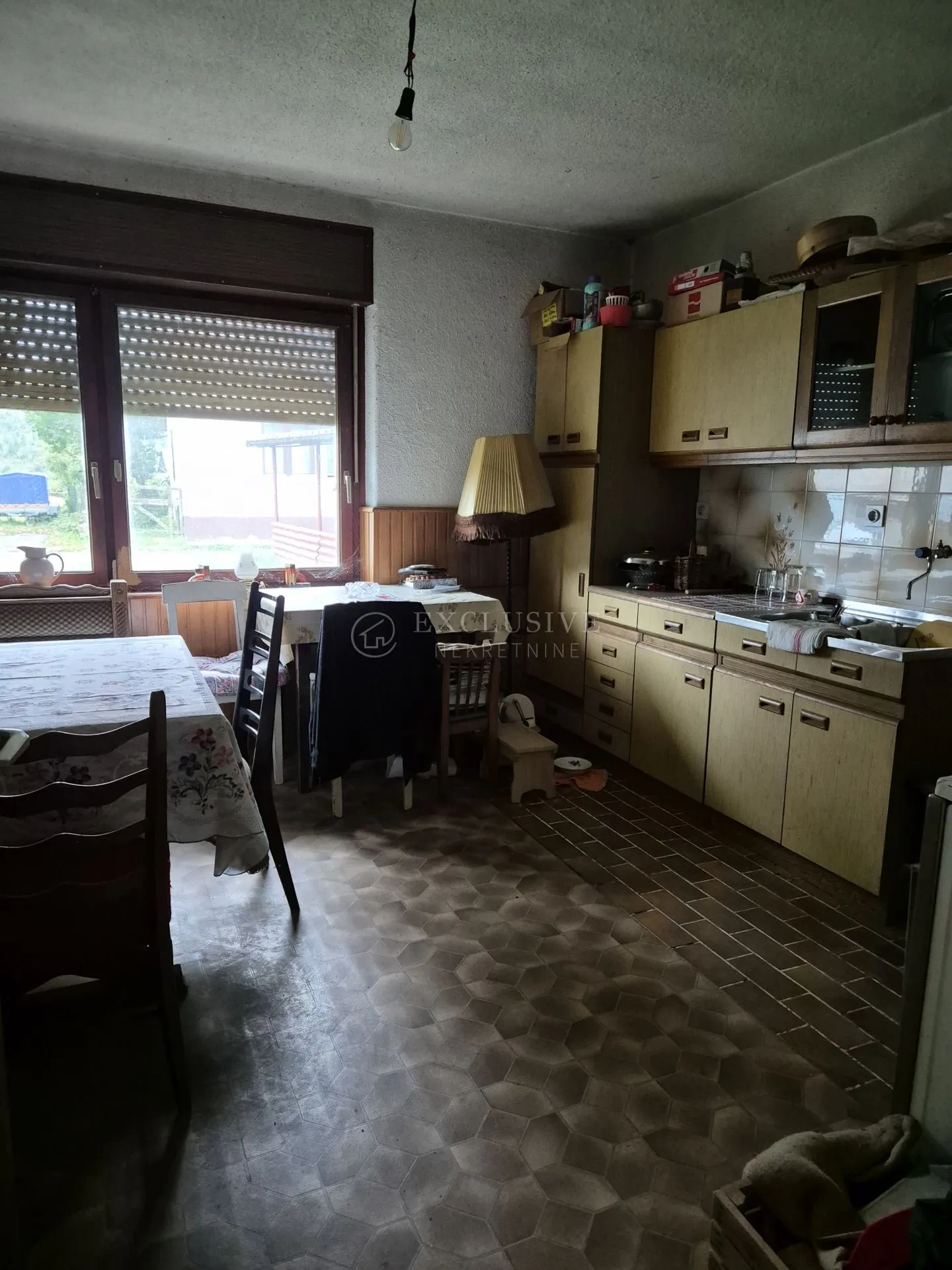 lokve, kuća u centru 344,64 m2 sa okućnicom i vrtom - slika 19