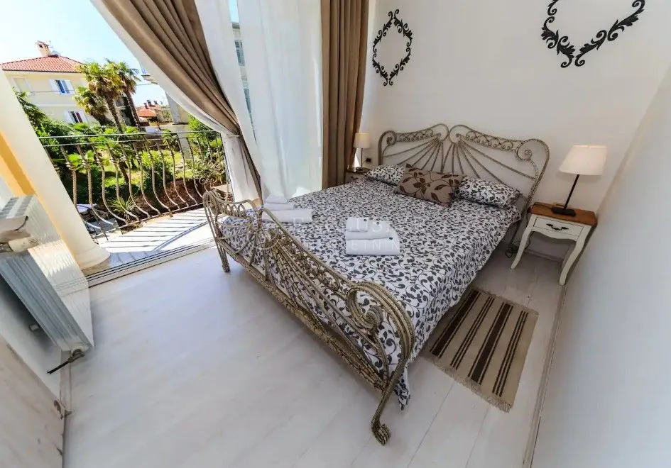 lovran prekrasna villa s bazenom blizu mora - slika 9