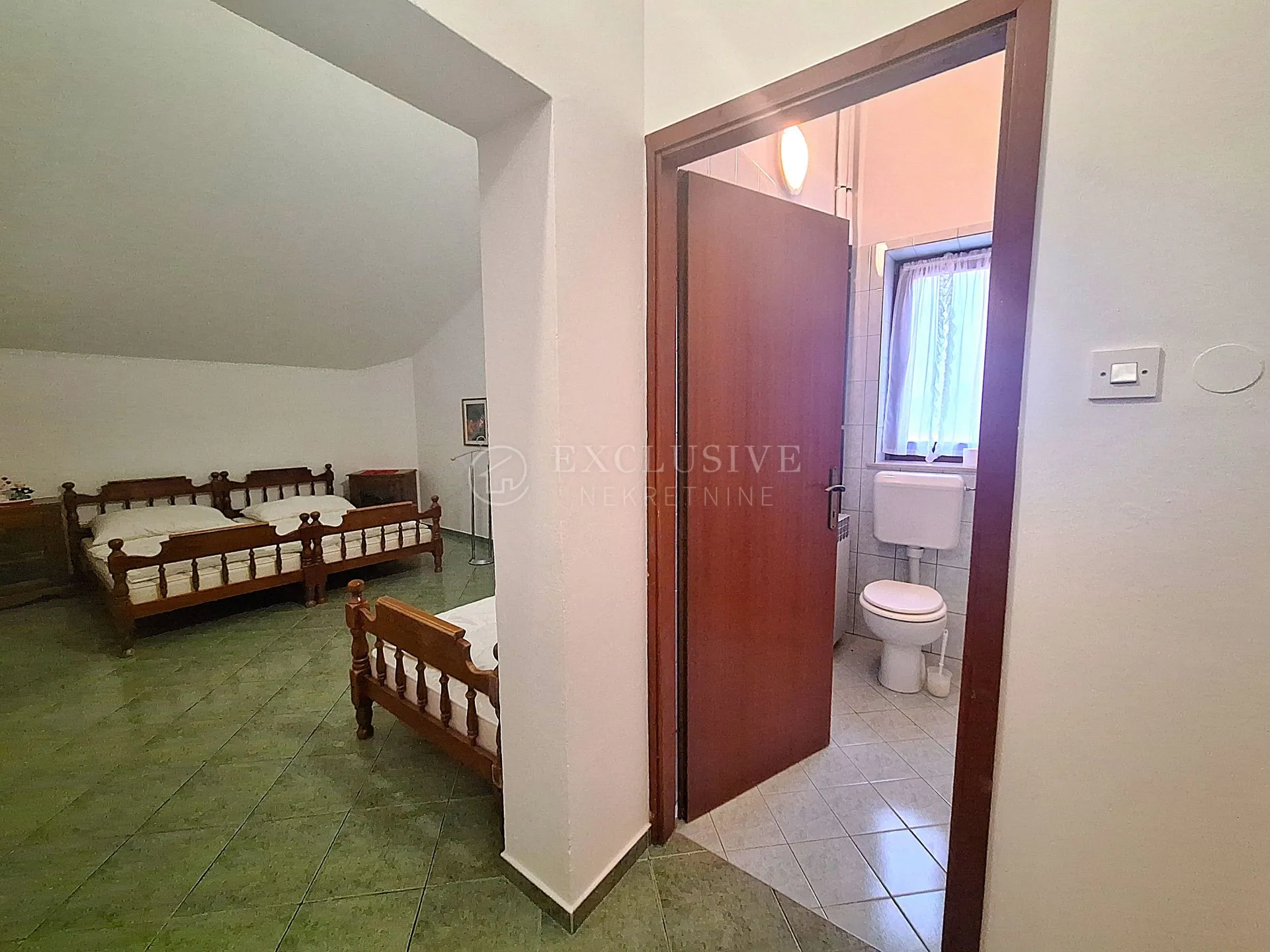 jadranovo - apartmanska vila s bazenom - slika 24