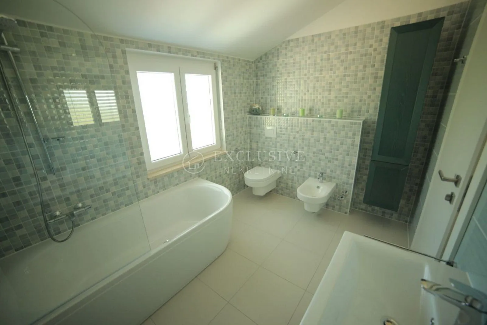 opatija-poljane-prekrasna obiteljska villa sa bazeom i video nadzorom- - slika 55
