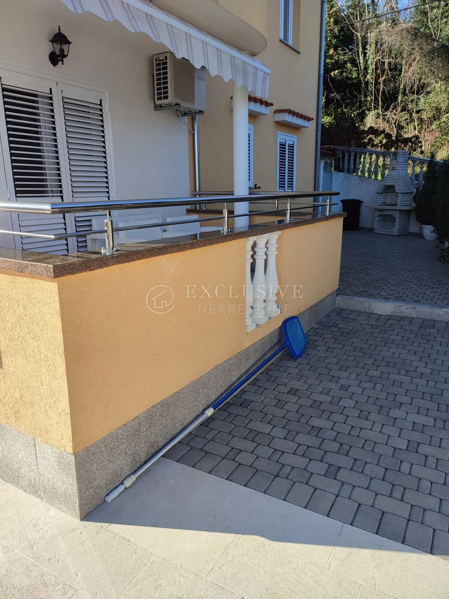 ika - oprić - apartman od dvije stambene jedinice sa bazenom - slika 32