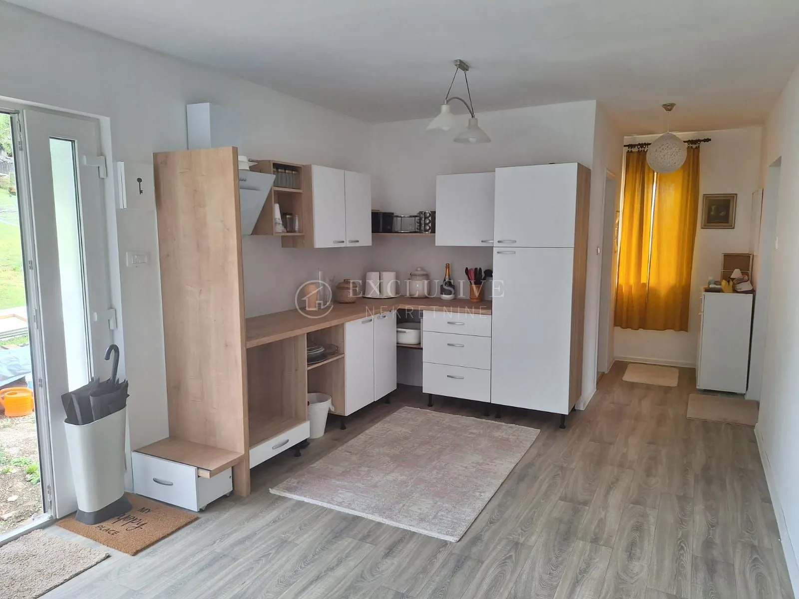 vrbovsko - rijetkost - sređena kuća sa lijepom okučnicom - slika 10