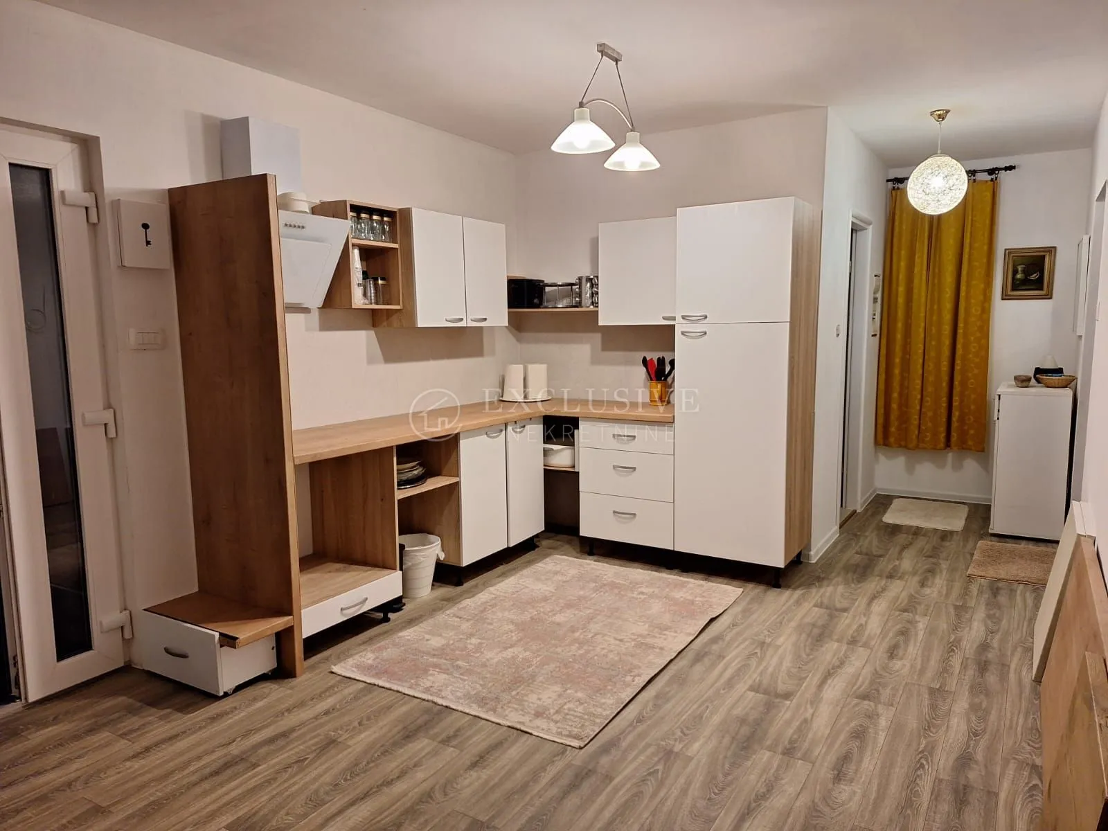 vrbovsko - rijetkost - sređena kuća sa lijepom okučnicom - slika 11