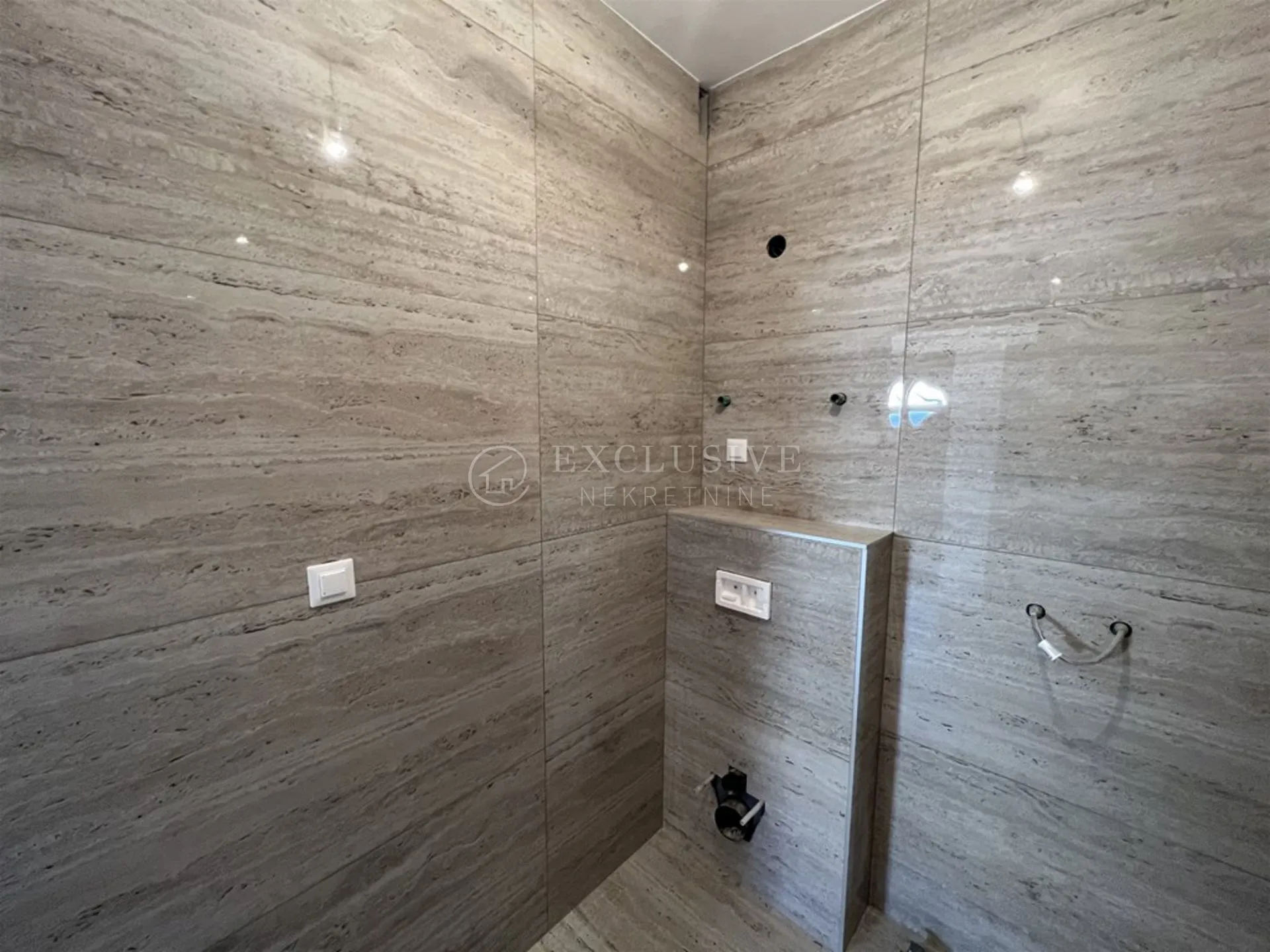 krk - penthose u novogradnji 20 m od plaže! - slika 14