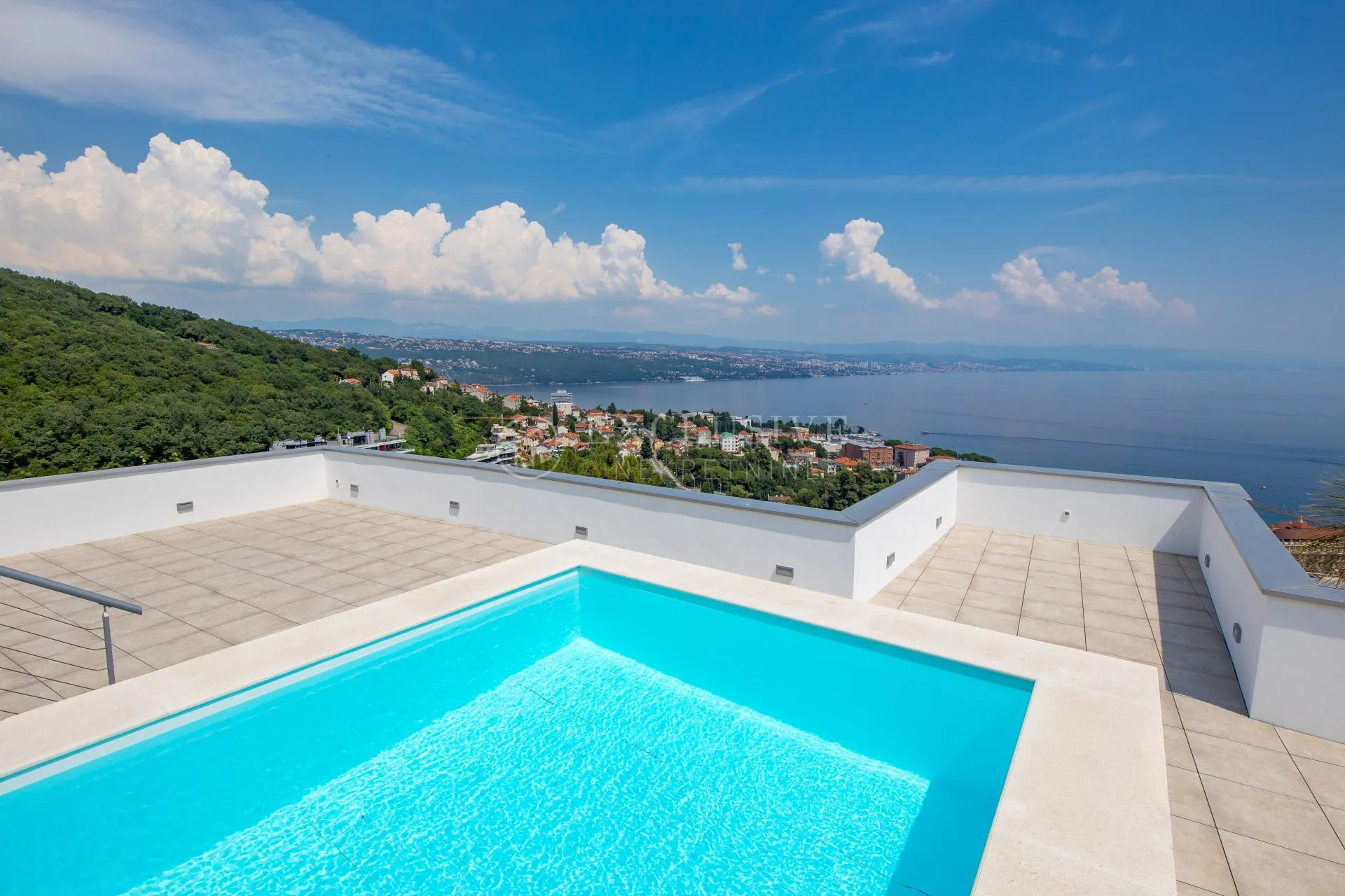 OPATIJA, CENTAR, PENTHOUSE s pogledom na more, bazen, garaža