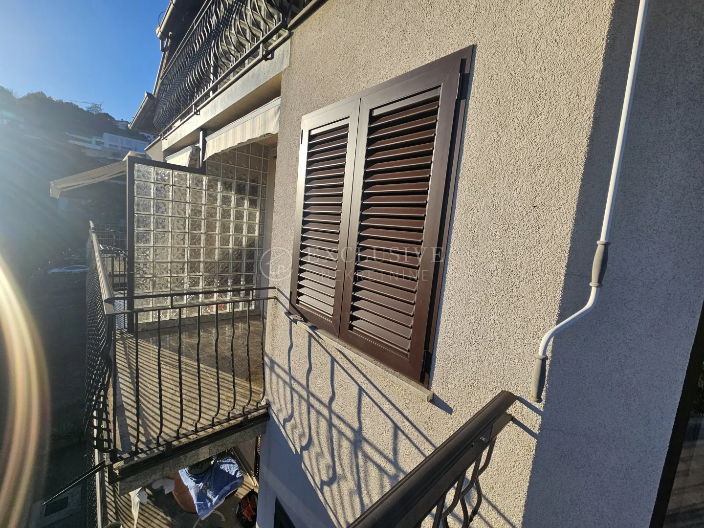 ičići-novouređeni 4 sobni stan sa velikom garažom - slika 16
