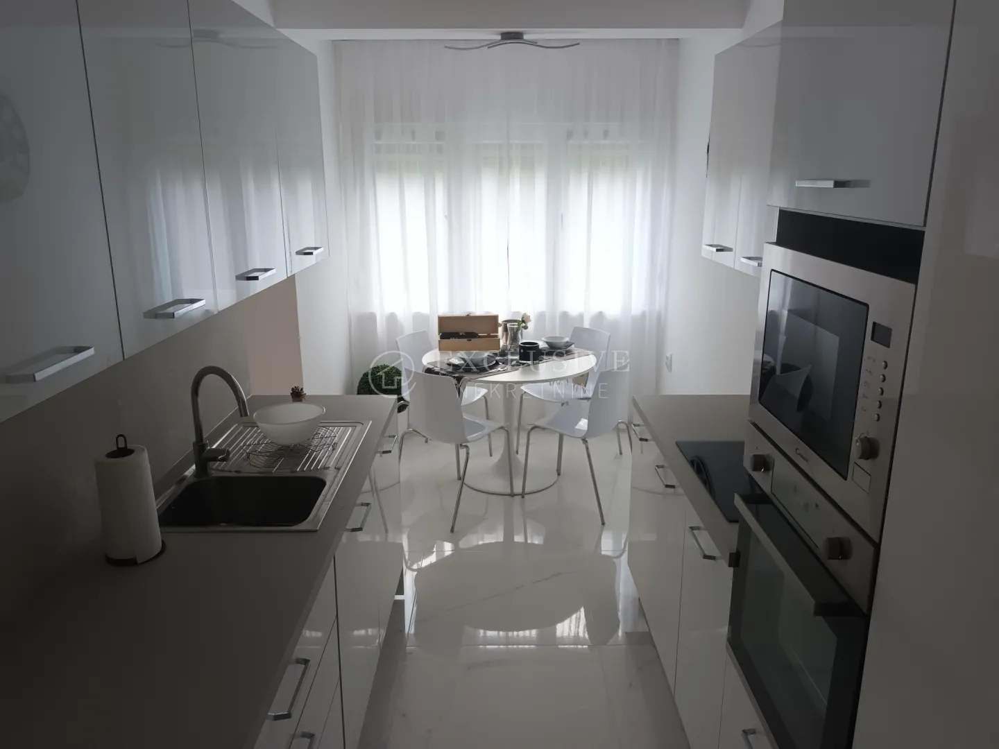 pag, mandre, kuća sa kategoriziranim apartmanima i okućnicom - slika 19