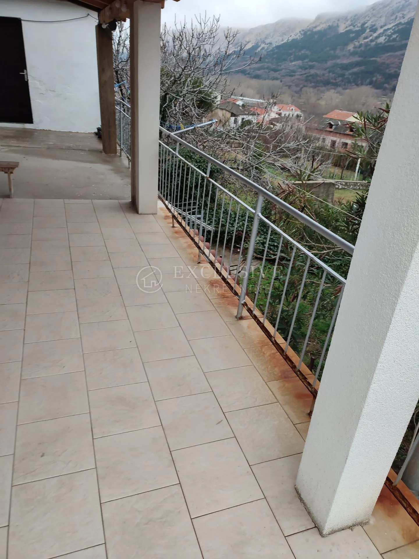 krk-jurandvor - dvoetažni apartman + zaseban apartman, terasa, vrt, parking - slika 16