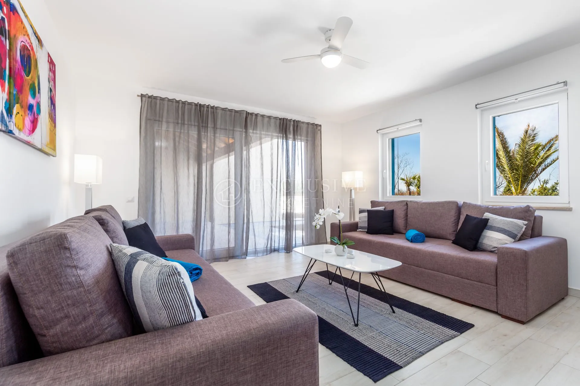 božanstvena rezidencija s villom i 6 apartmana - slika 29
