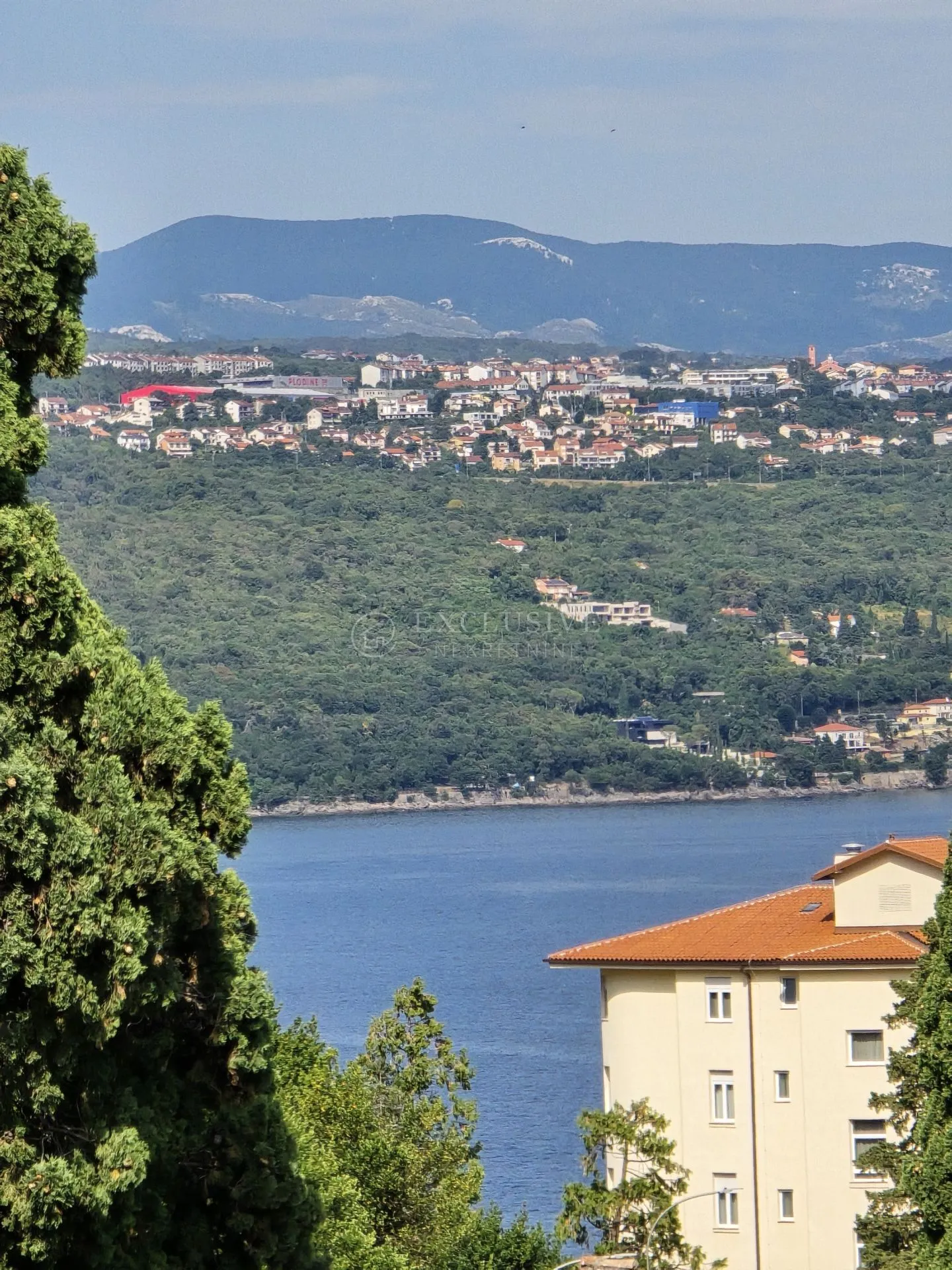 opatija centar predivna kuća s tri stana i parkingom - slika 13