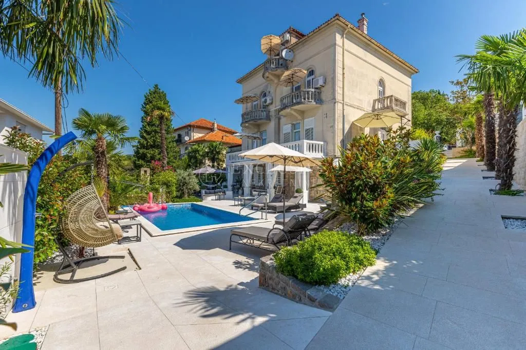 crikvenica - luksuzna villa s bazenom blizu mora - slika 2