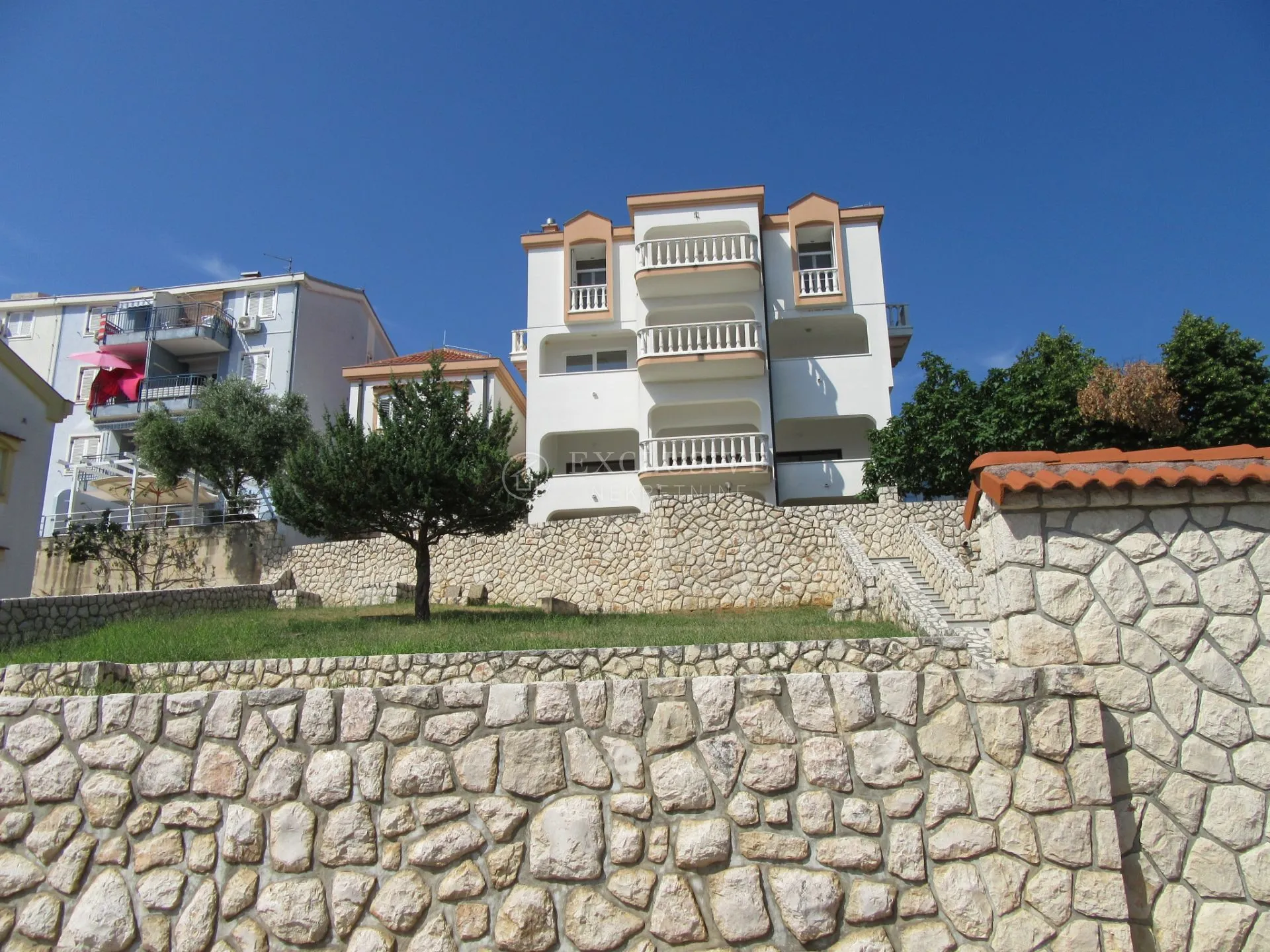 crikvenica-dramalj-kuća s velikom okućnicom - slika 2