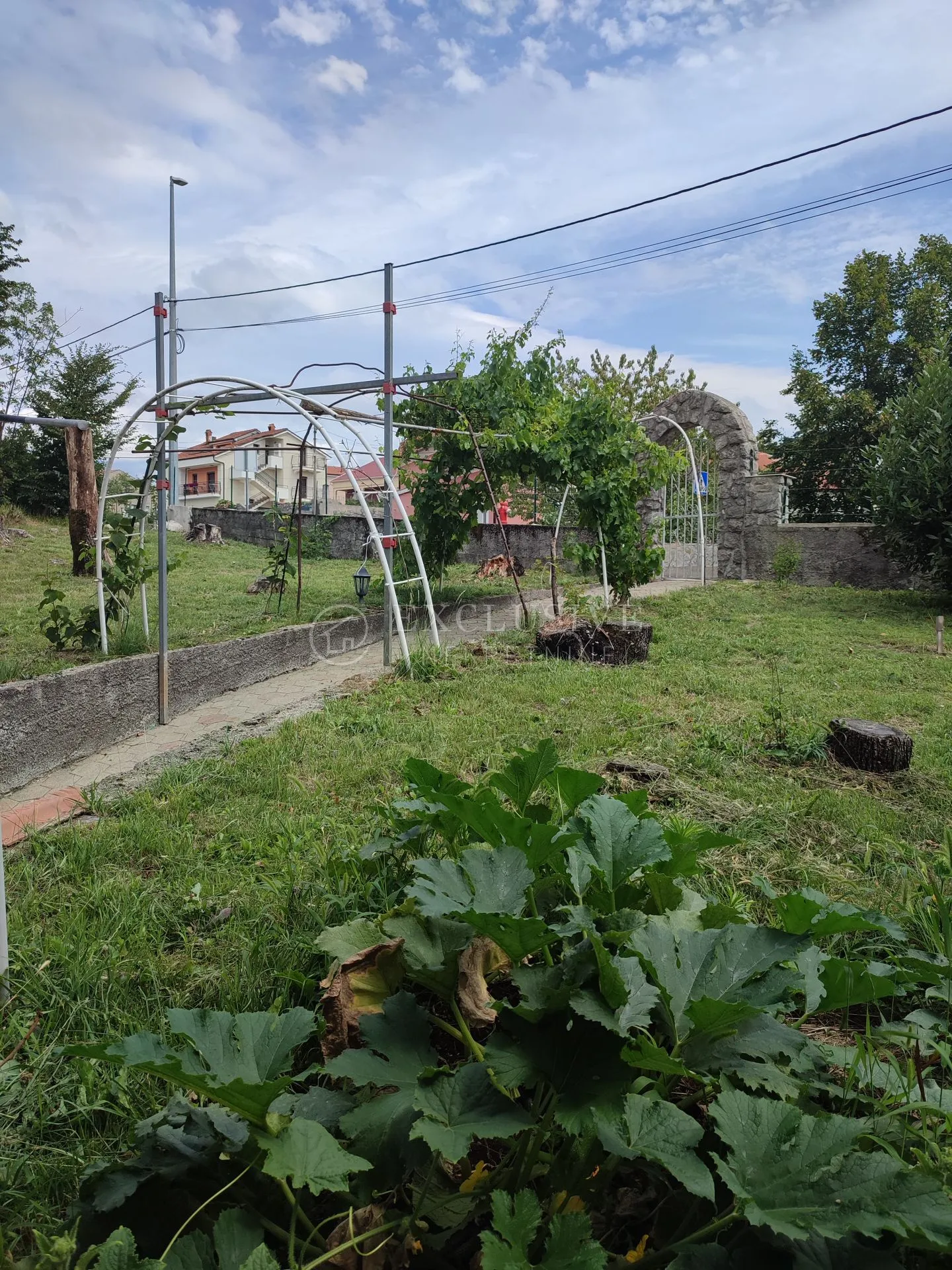 viškovo-dobra i prostrana kuća - slika 11