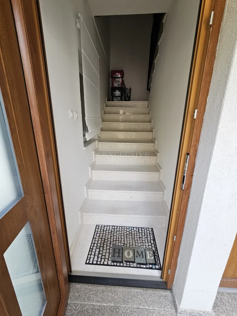 opatija-etaža ispod nove ceste s parking mjestom - slika 3